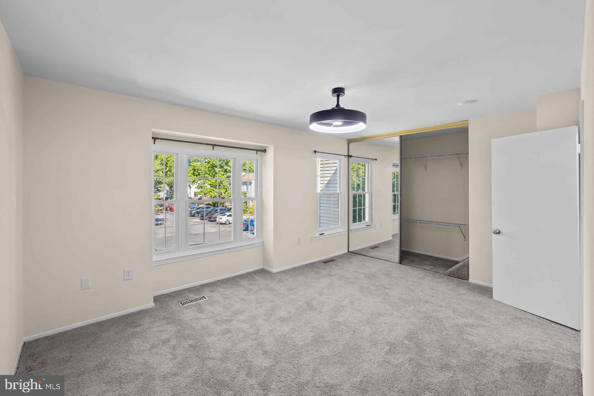 SNOWDEN OAKS - Residential