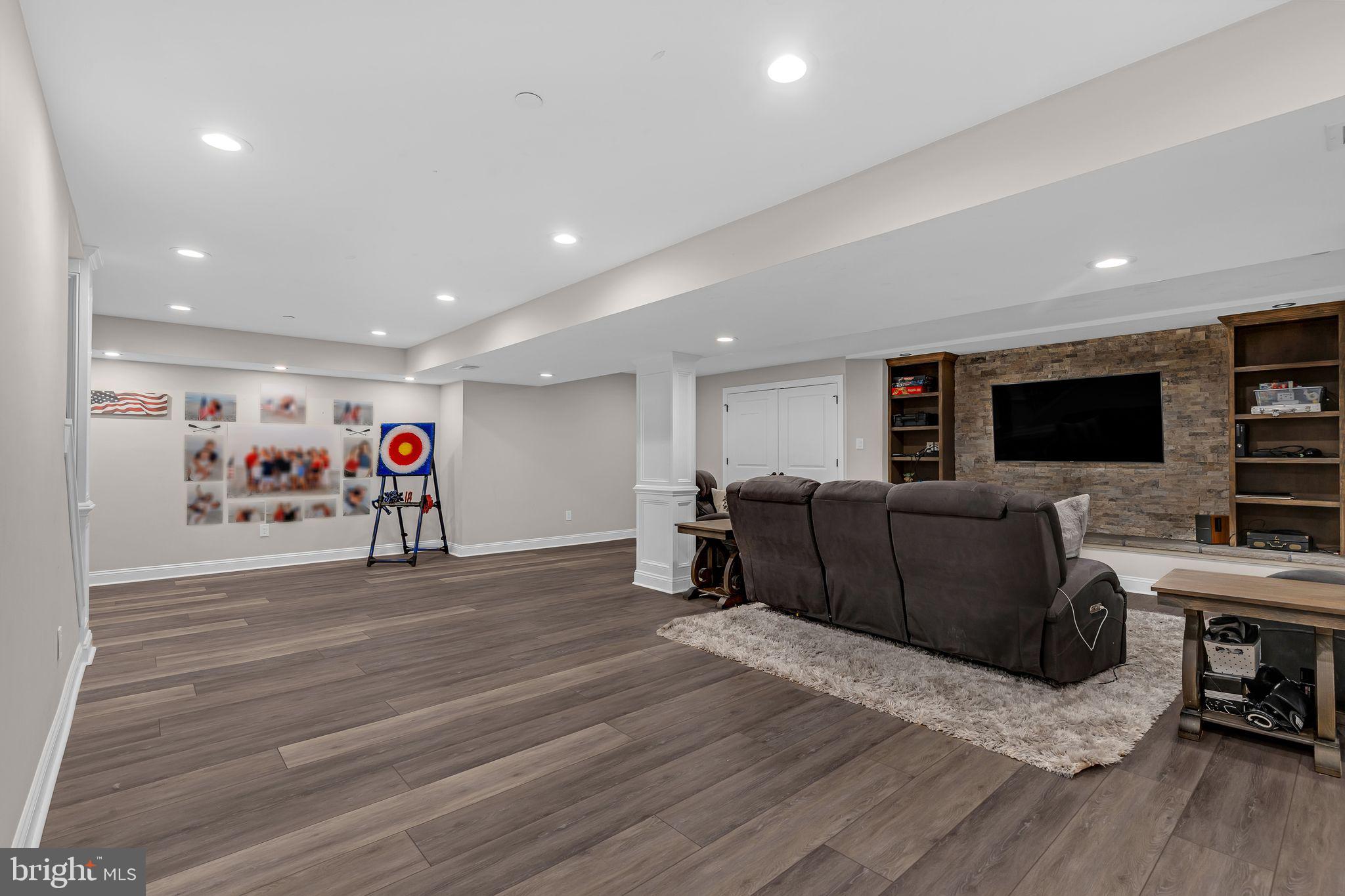 NEW BRITAIN WOODS - Residential