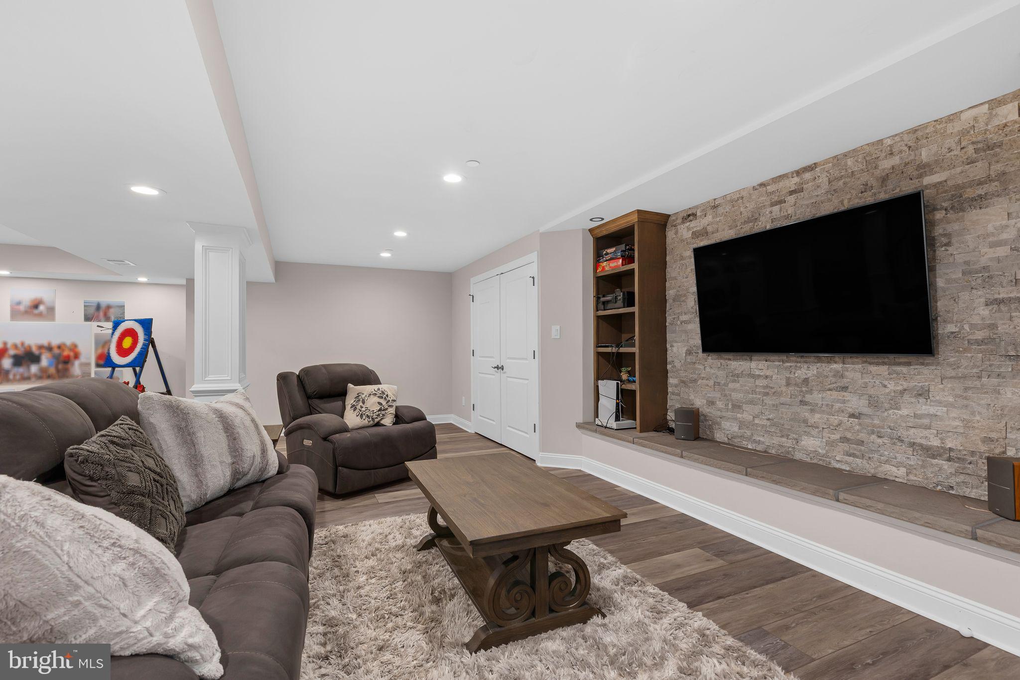 NEW BRITAIN WOODS - Residential