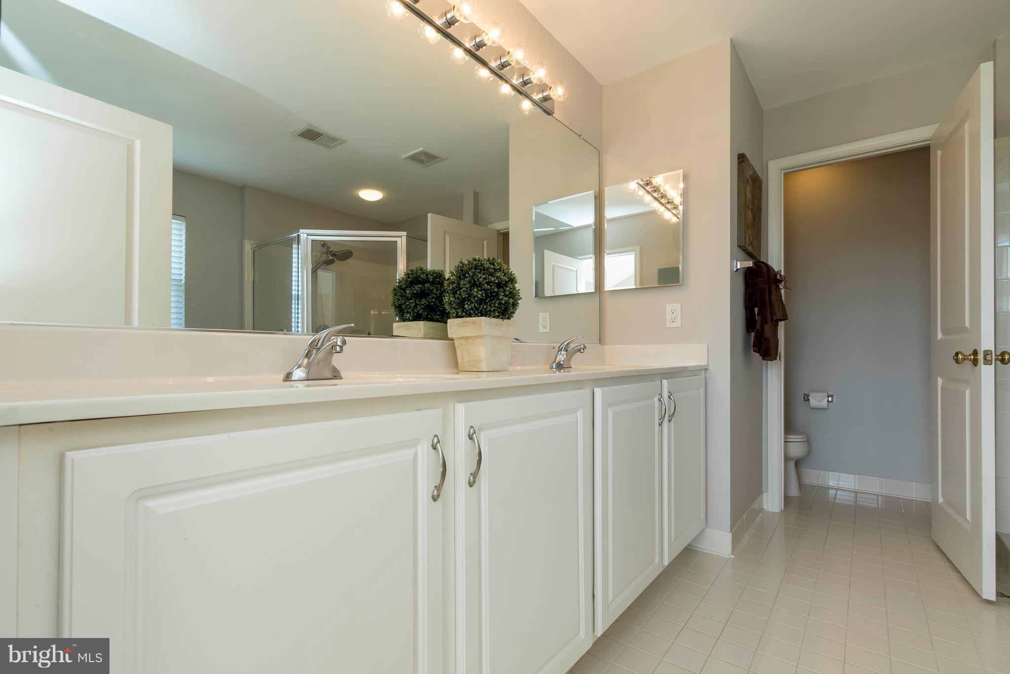 VINT HILL - Residential