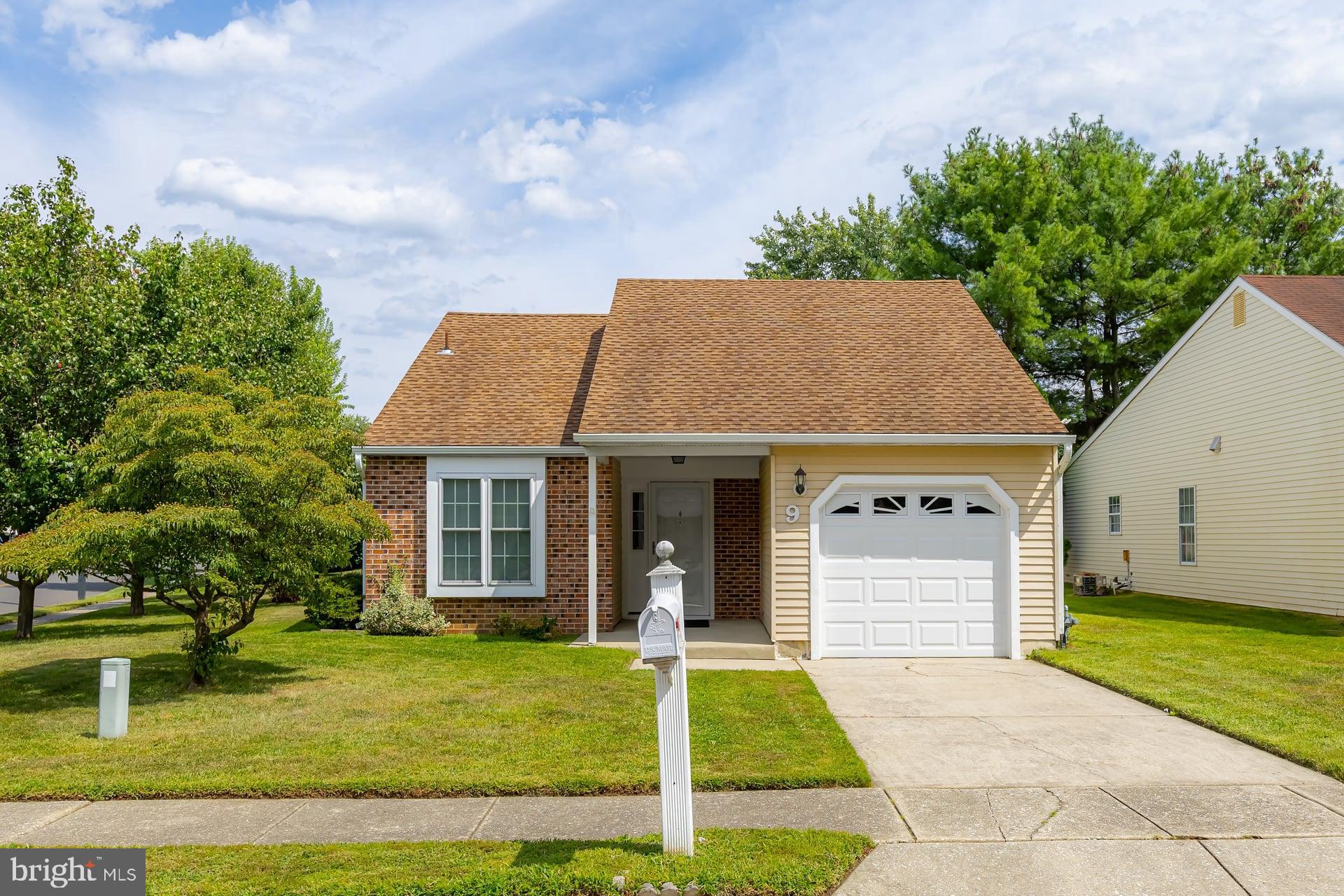 9 AVANDALE COURT