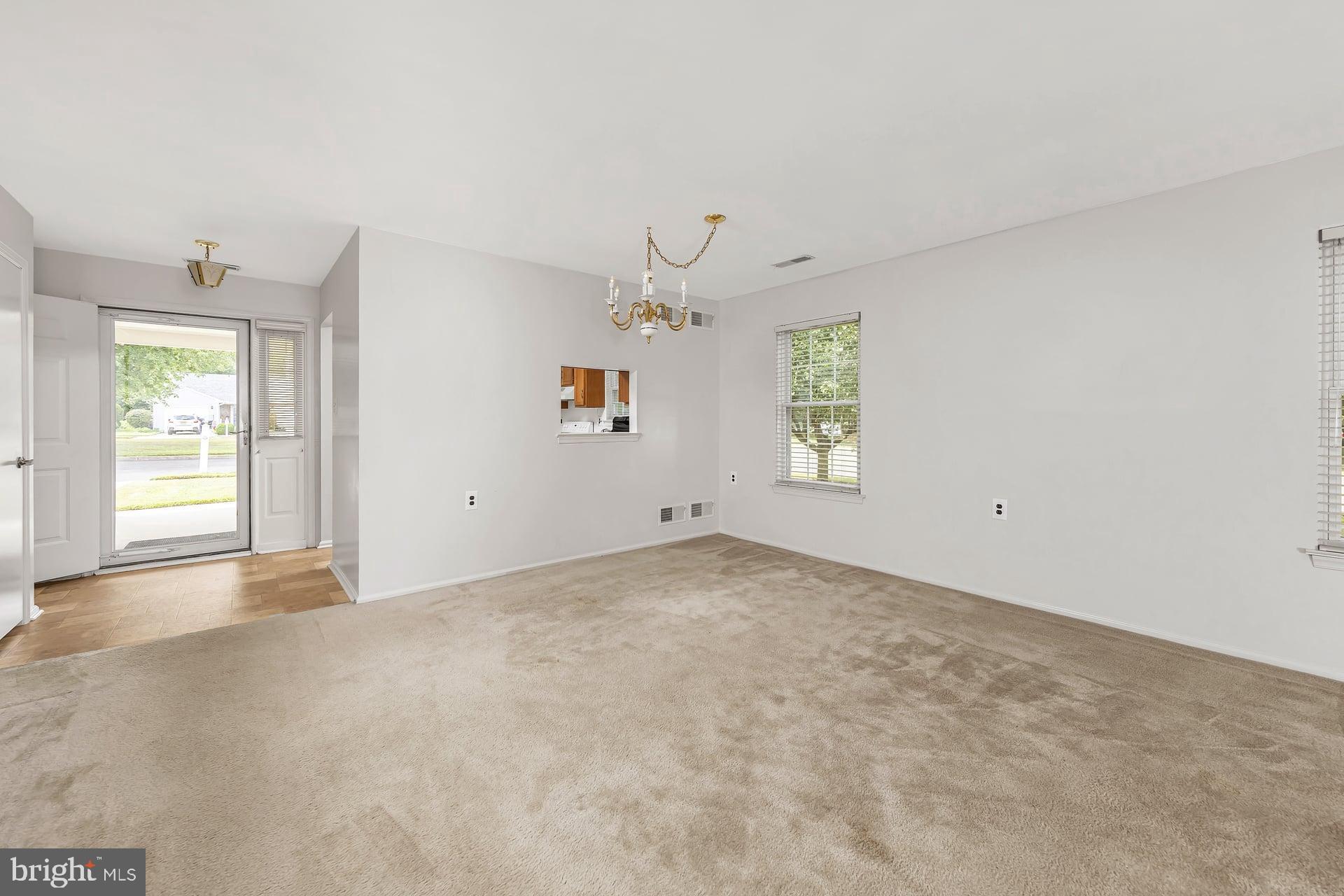 9 AVANDALE COURT