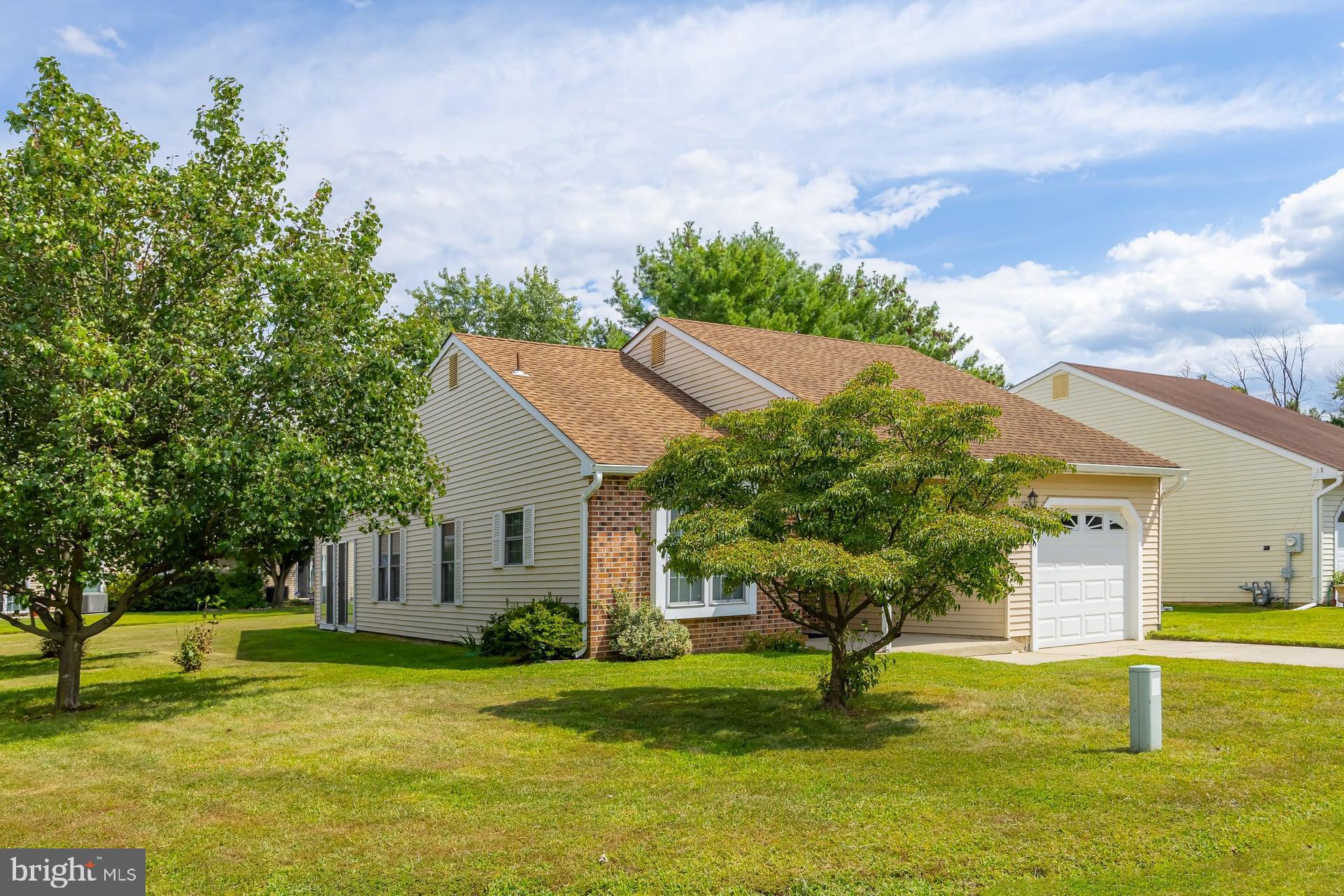 9 AVANDALE COURT