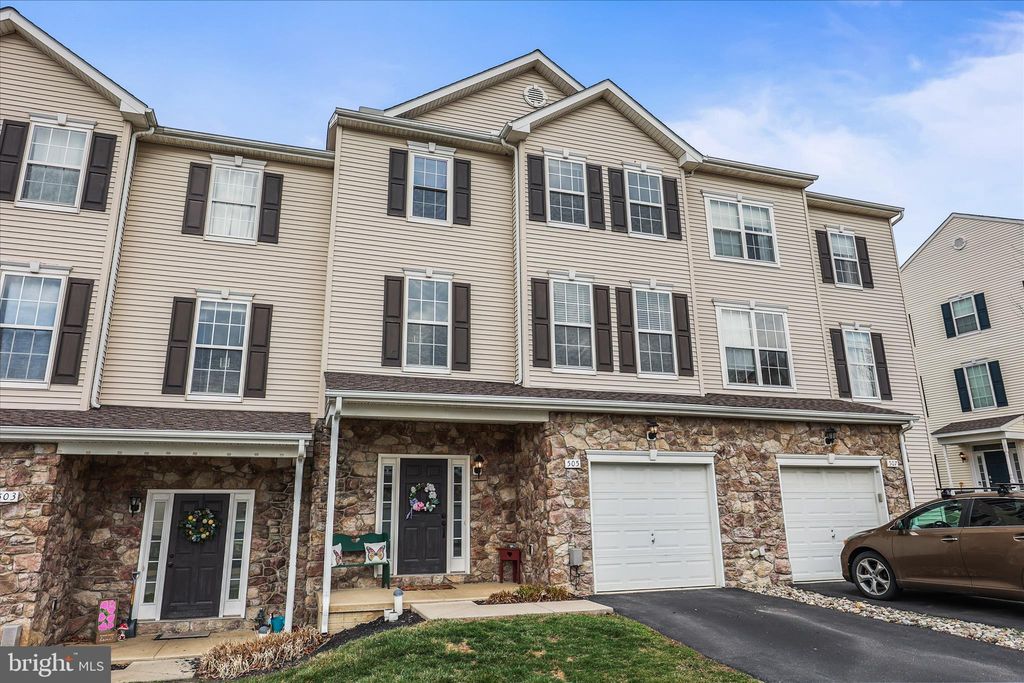 Photo of 505 Marion Road, YORK, PA 17406 (MLS # PAYK2099108)