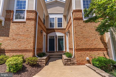 Townhouse For Rent - 43920 Hickory Corner Terrace #113<br/> ASHBURN, VA 20147