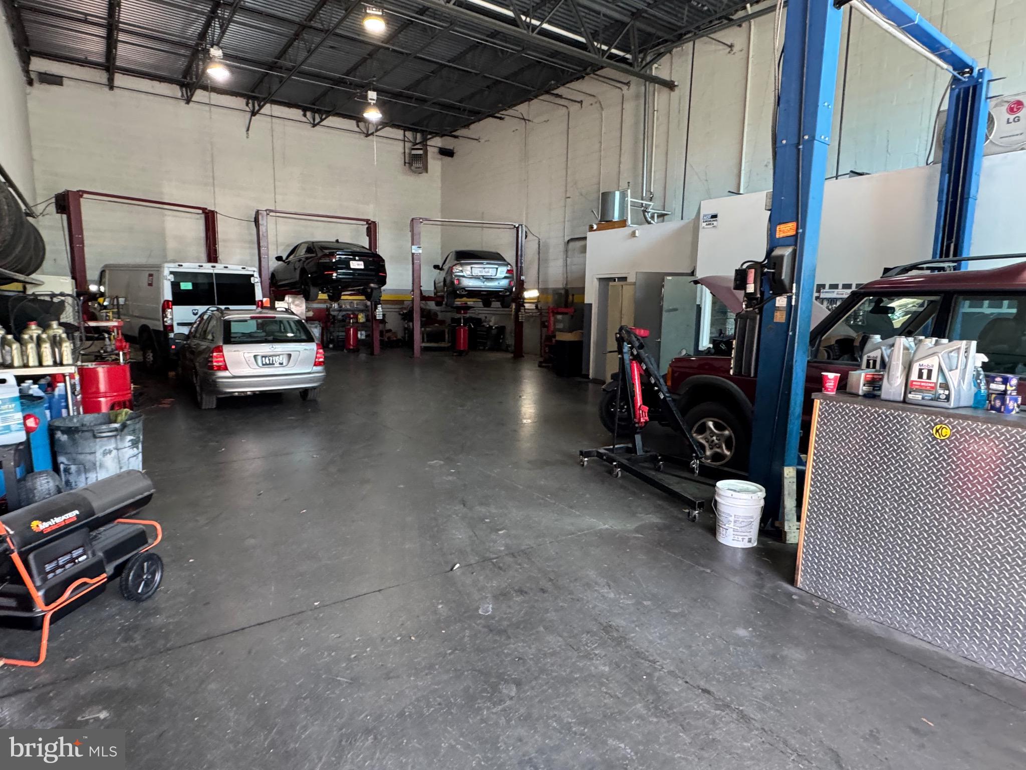 TRANSAMERICA BUSINESS PARK - Commercial Sale