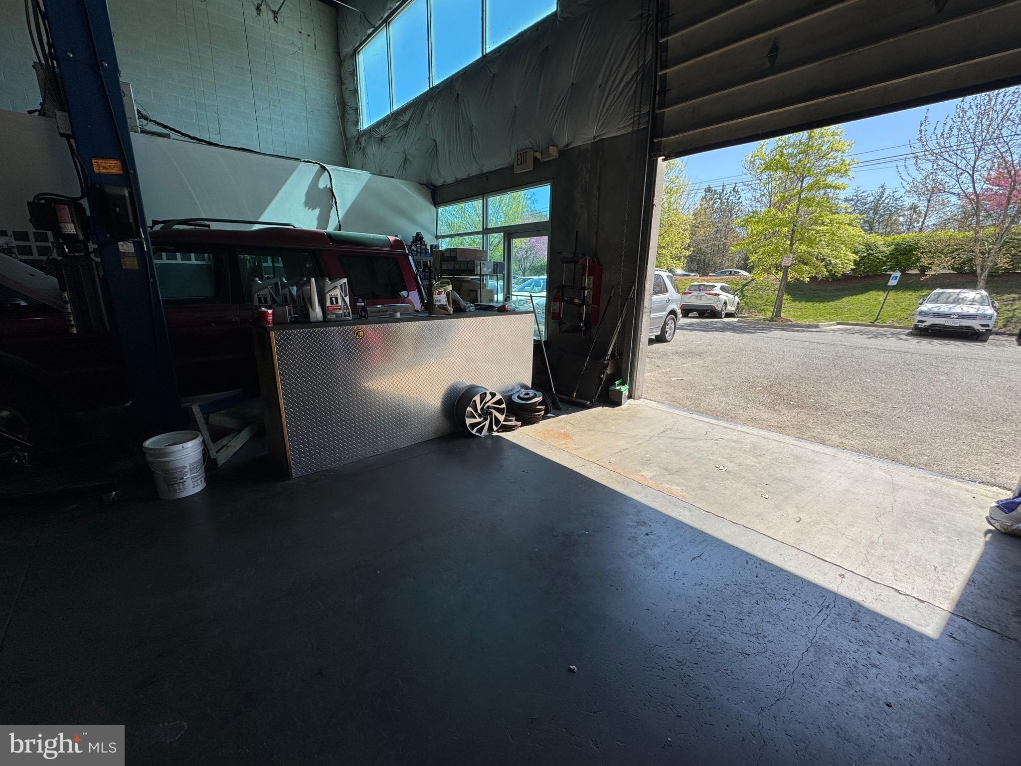 TRANSAMERICA BUSINESS PARK - Commercial Sale