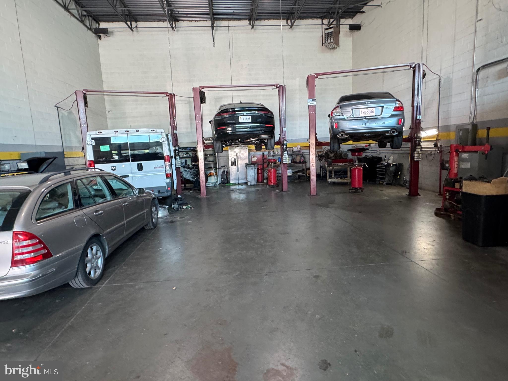 TRANSAMERICA BUSINESS PARK - Commercial Sale