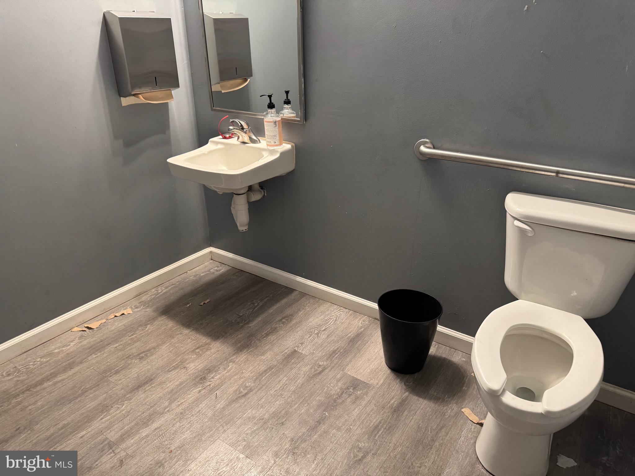 TRANSAMERICA BUSINESS PARK - Commercial Sale