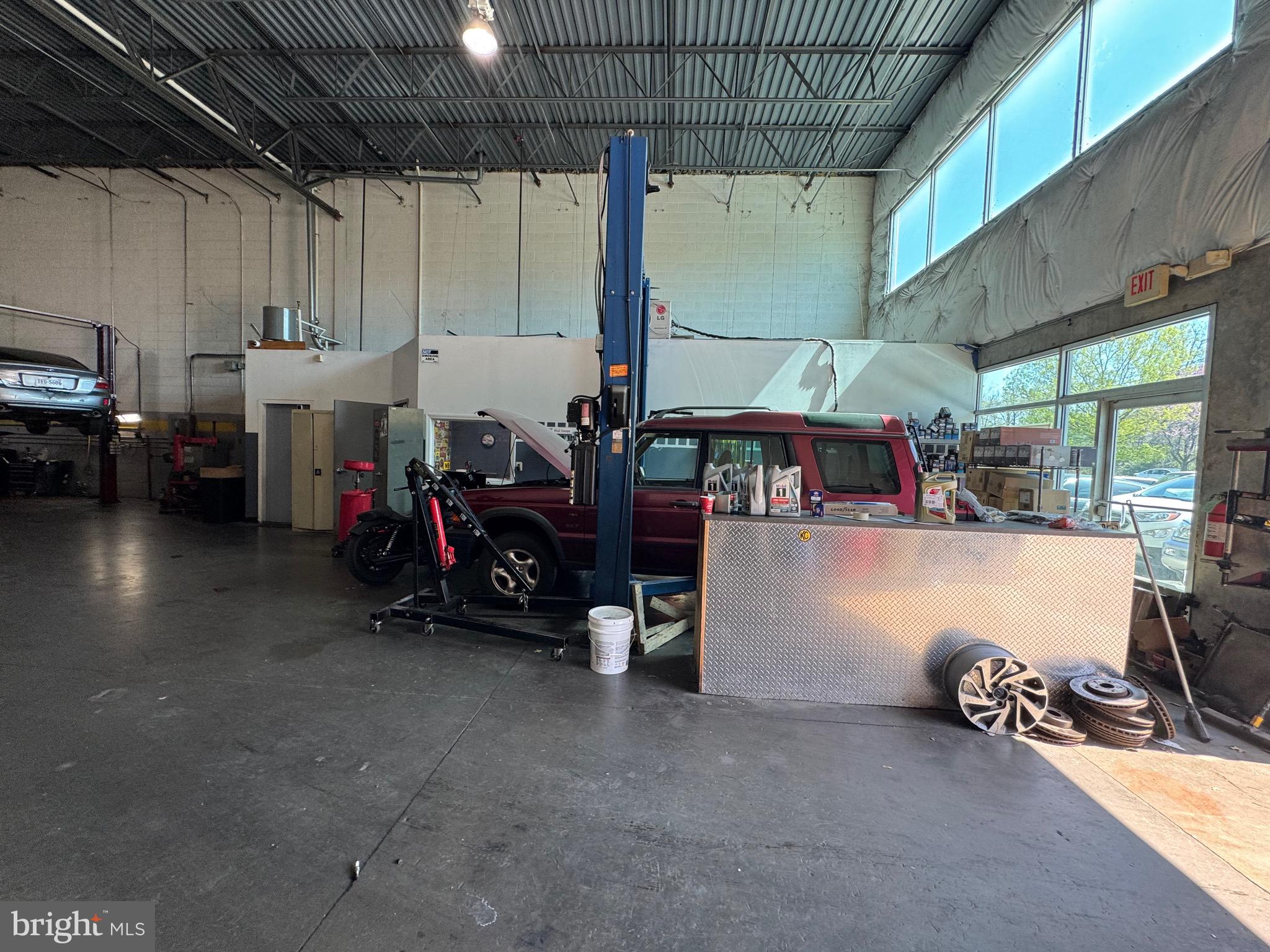 TRANSAMERICA BUSINESS PARK - Commercial Sale