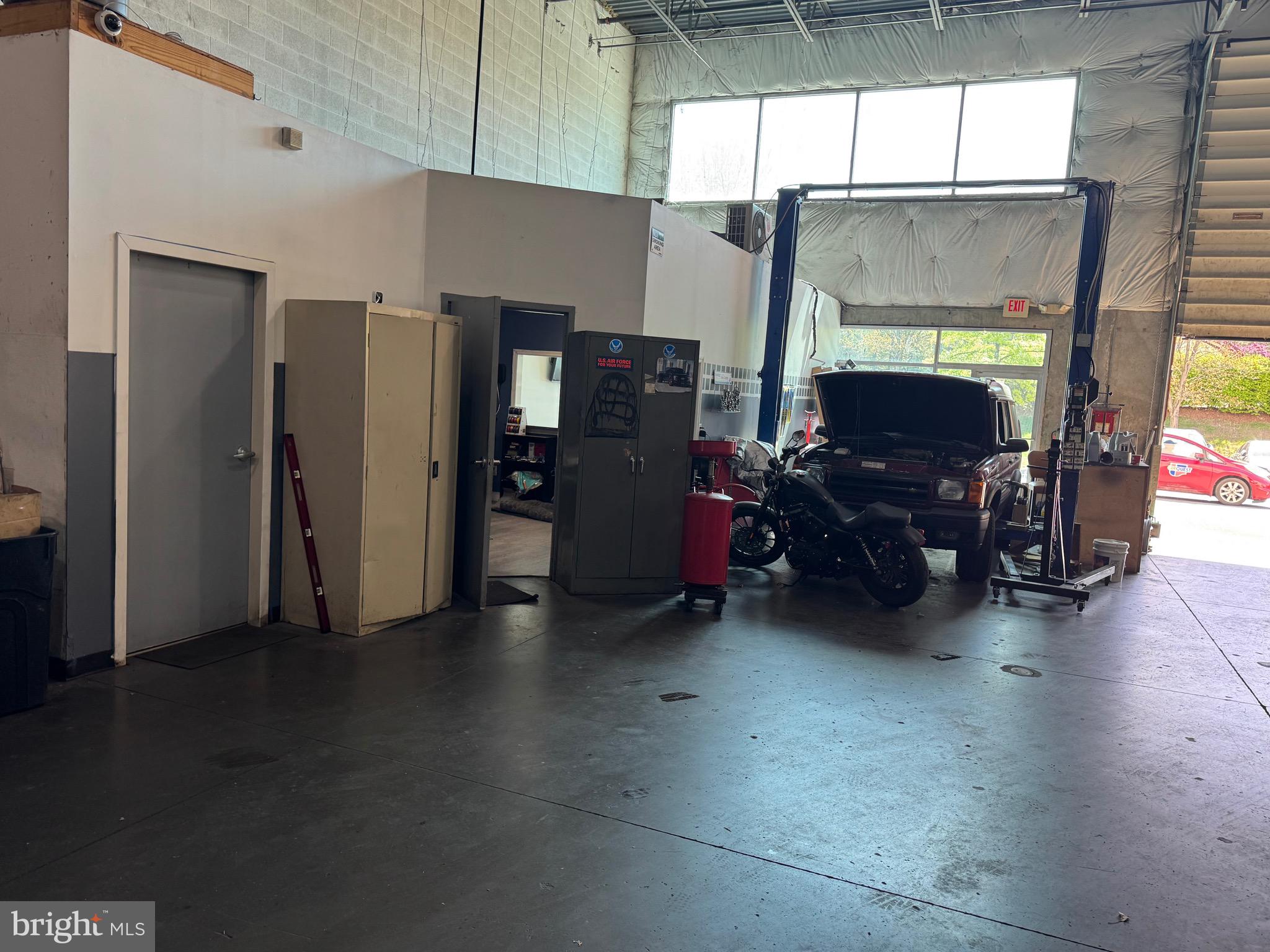 TRANSAMERICA BUSINESS PARK - Commercial Sale