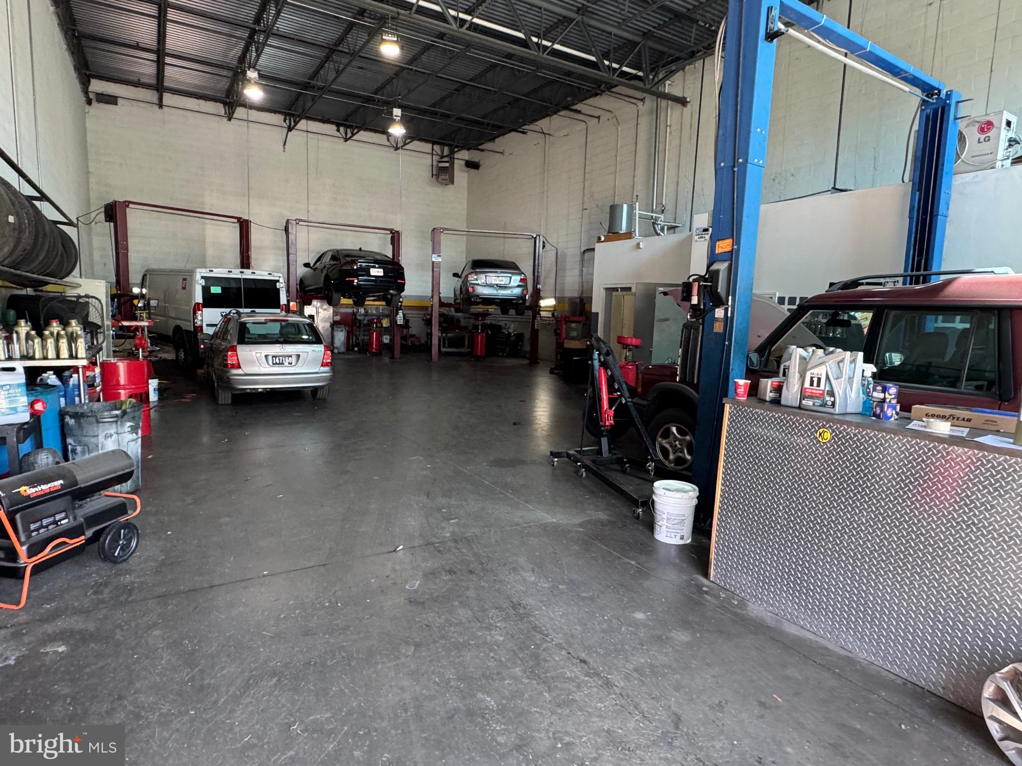 TRANSAMERICA BUSINESS PARK - Commercial Sale