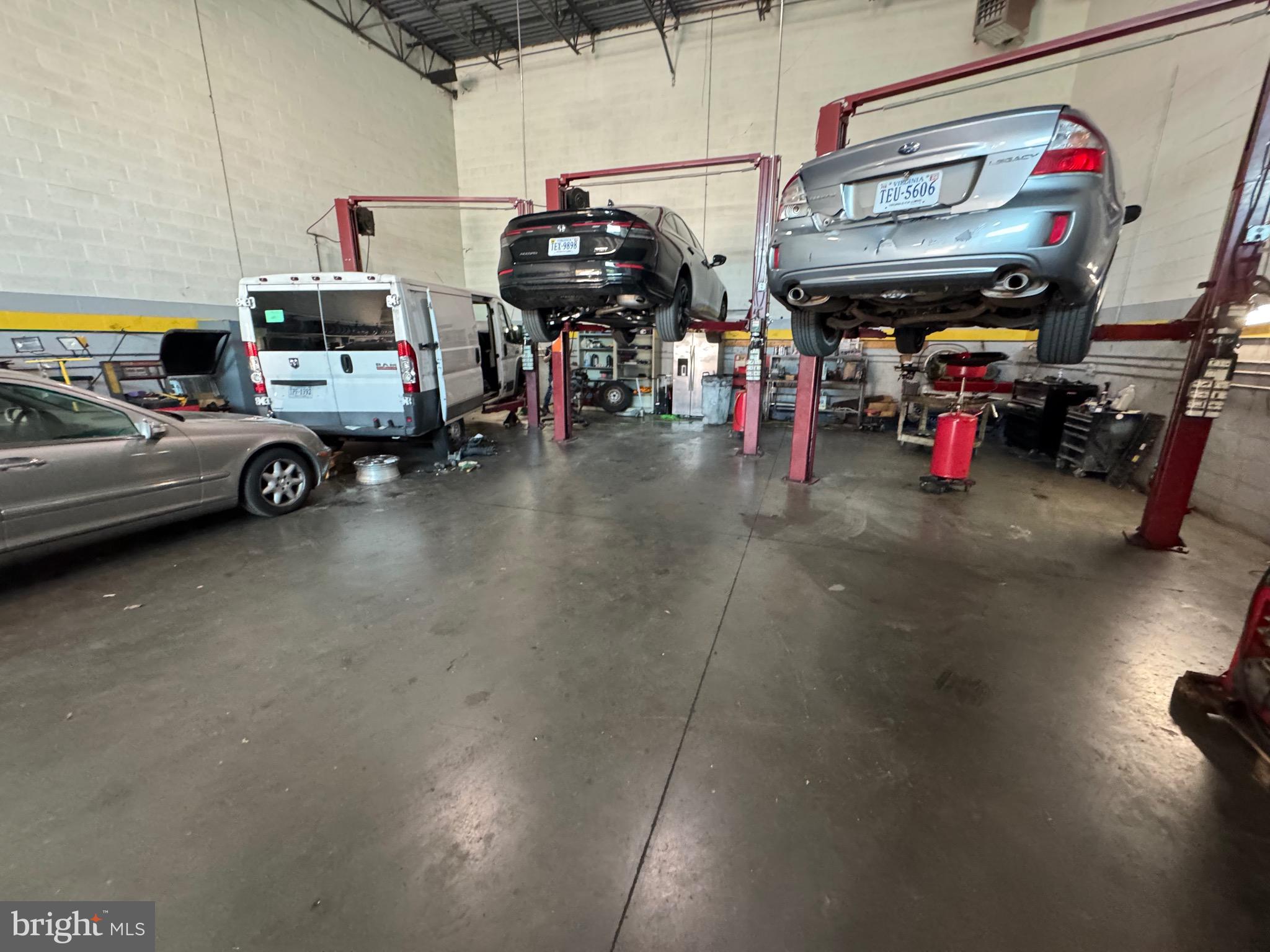 TRANSAMERICA BUSINESS PARK - Commercial Sale