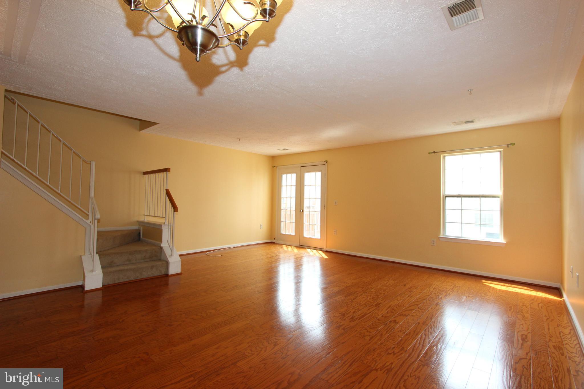 SYCAMORE MEWS - Residential Lease