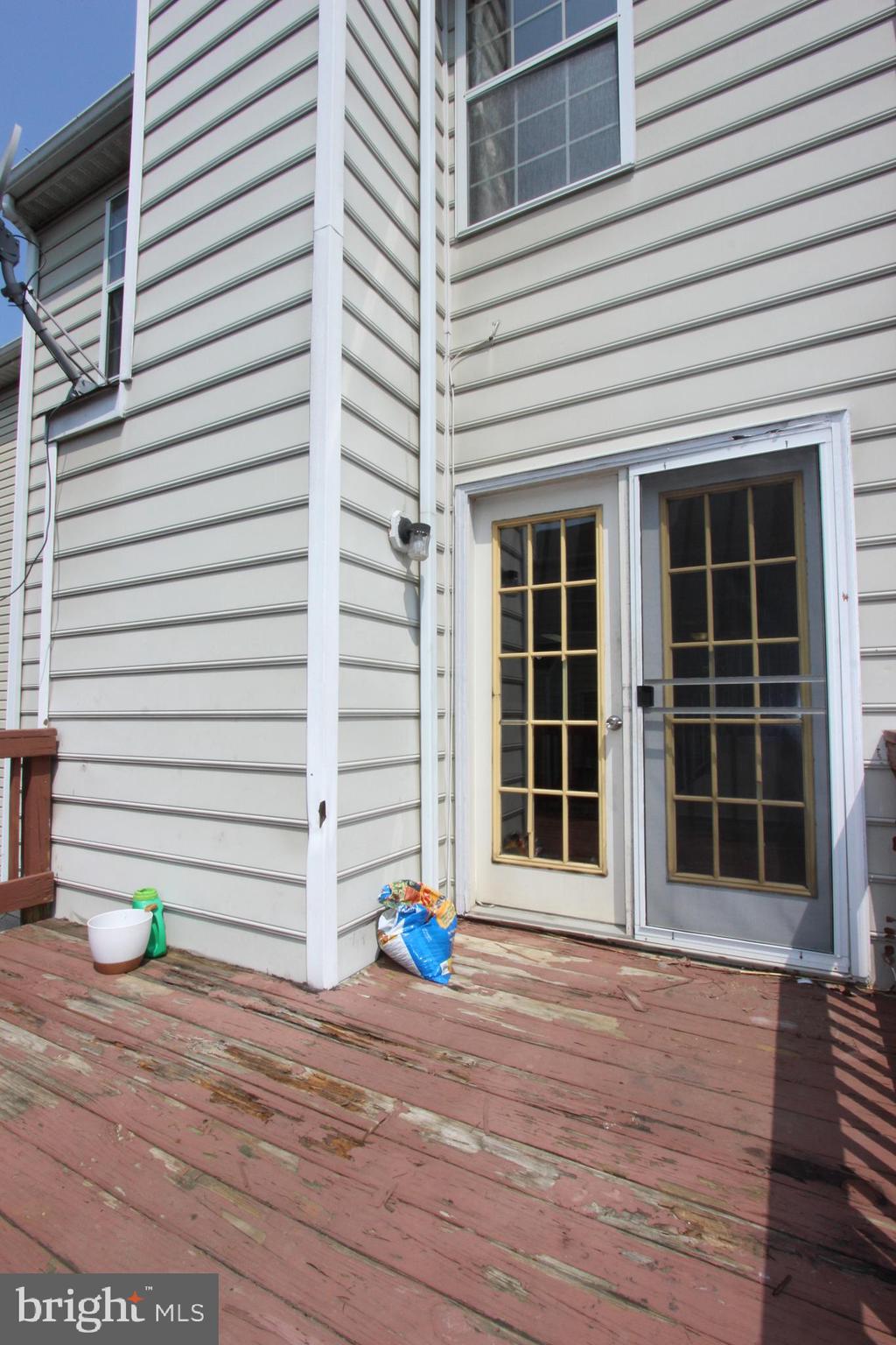 SYCAMORE MEWS - Residential Lease