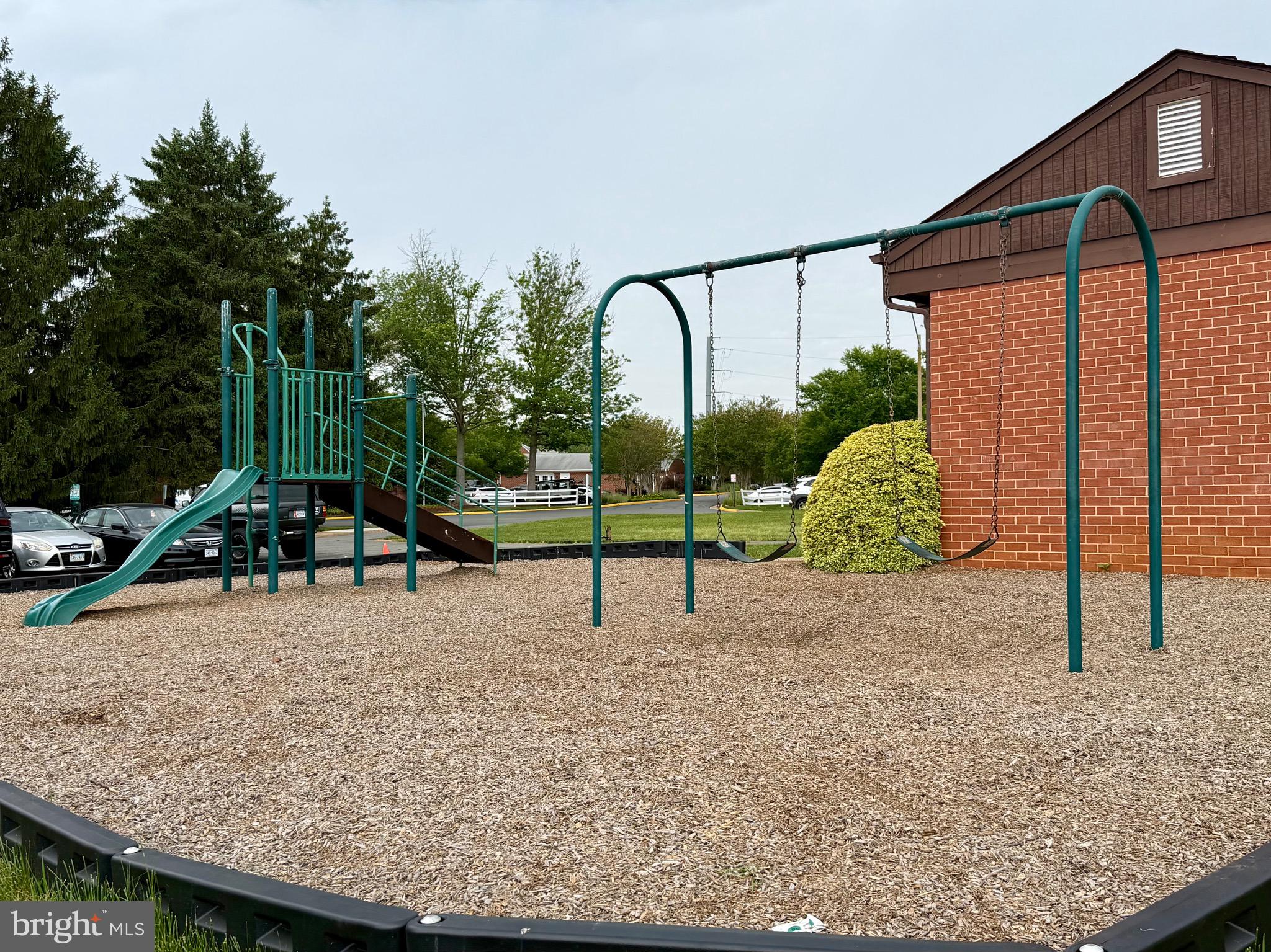 125 CLUBHOUSE DRIVE M SW 5
