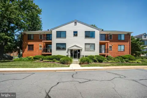 125 Clubhouse Drive SW Unit 5, Leesburg, VA 20175 - MLS#: VALO2129438