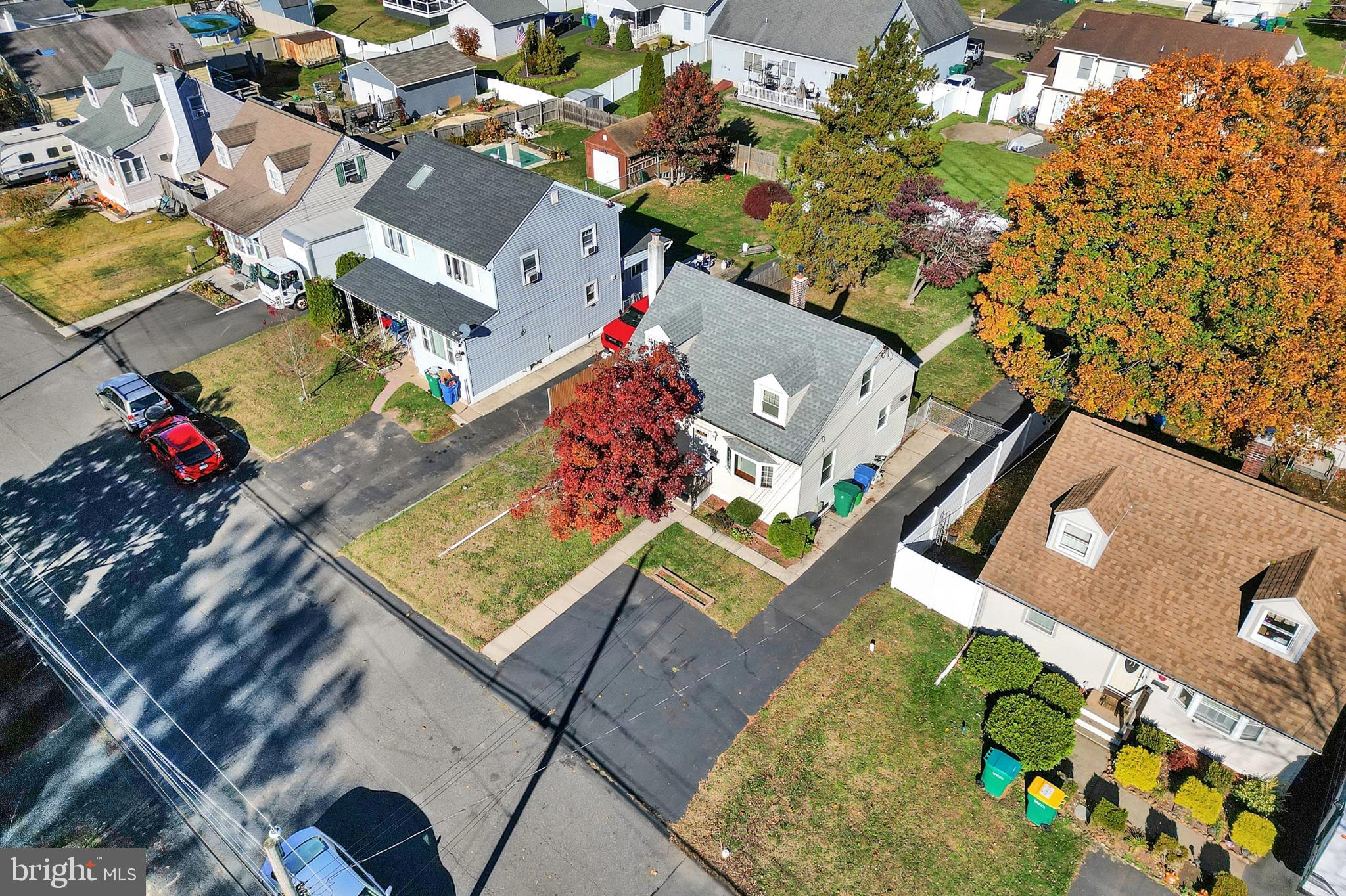 MAPLE SHADE - Residential