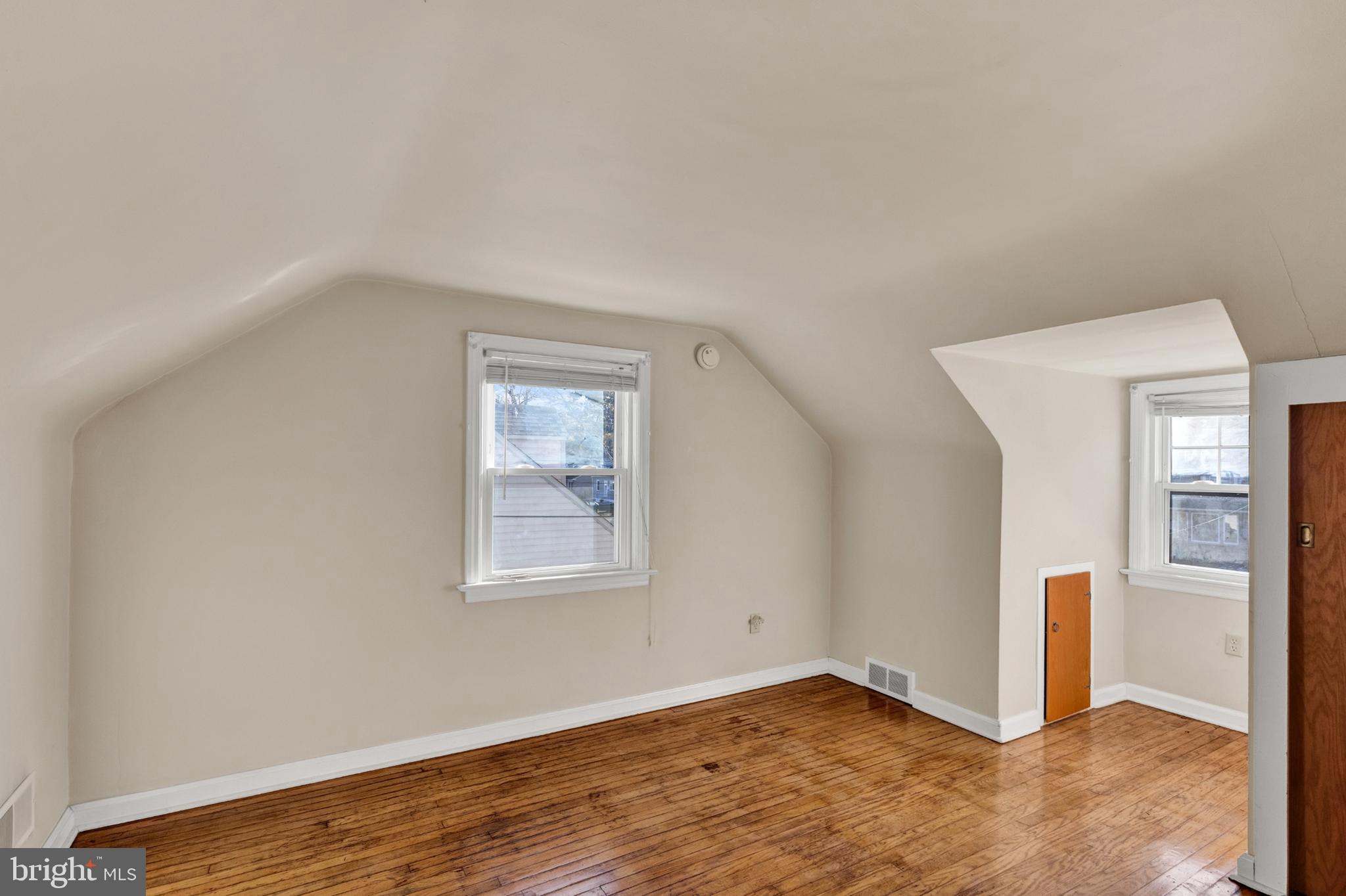 MAPLE SHADE - Residential