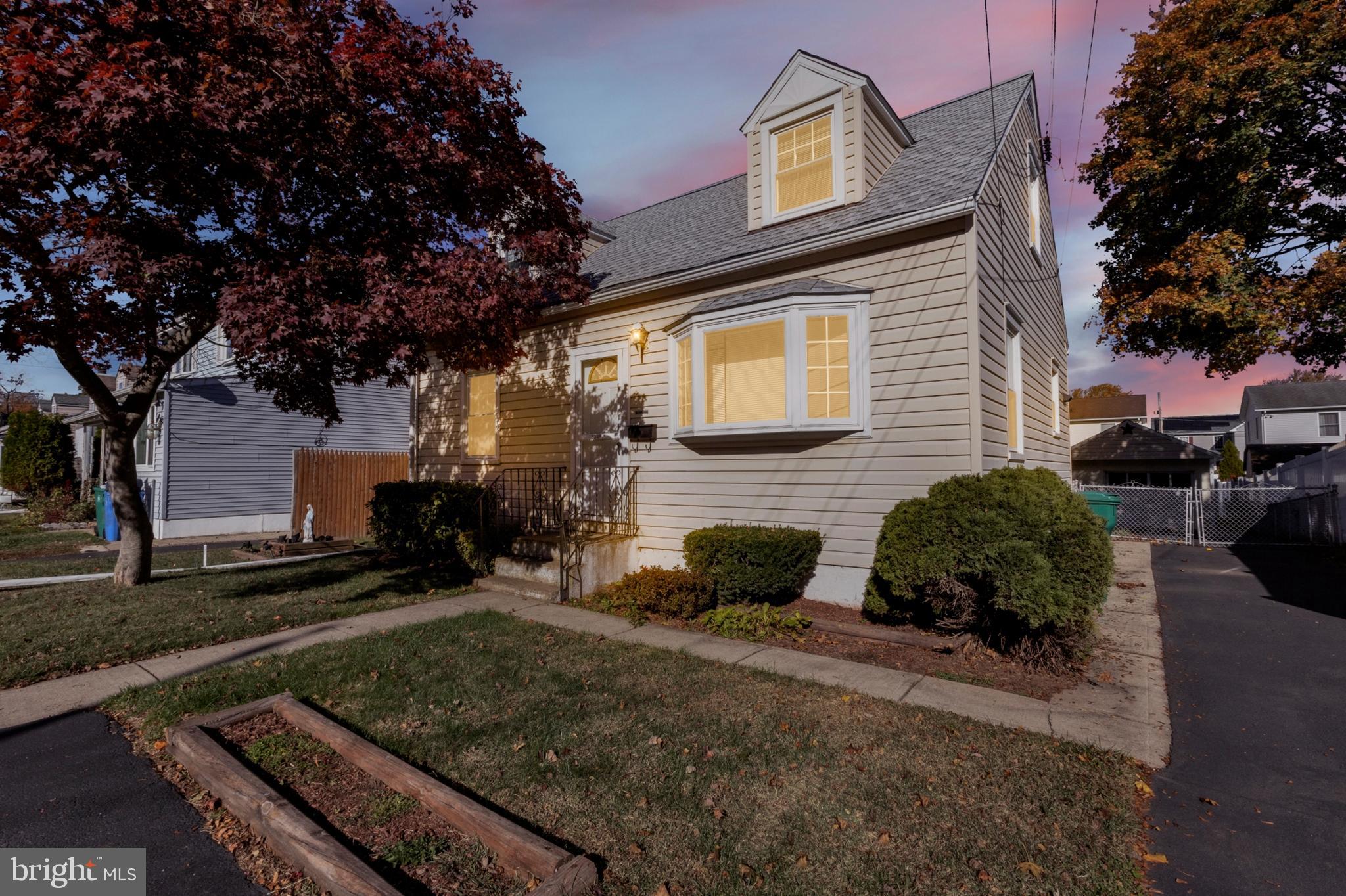 MAPLE SHADE - Residential