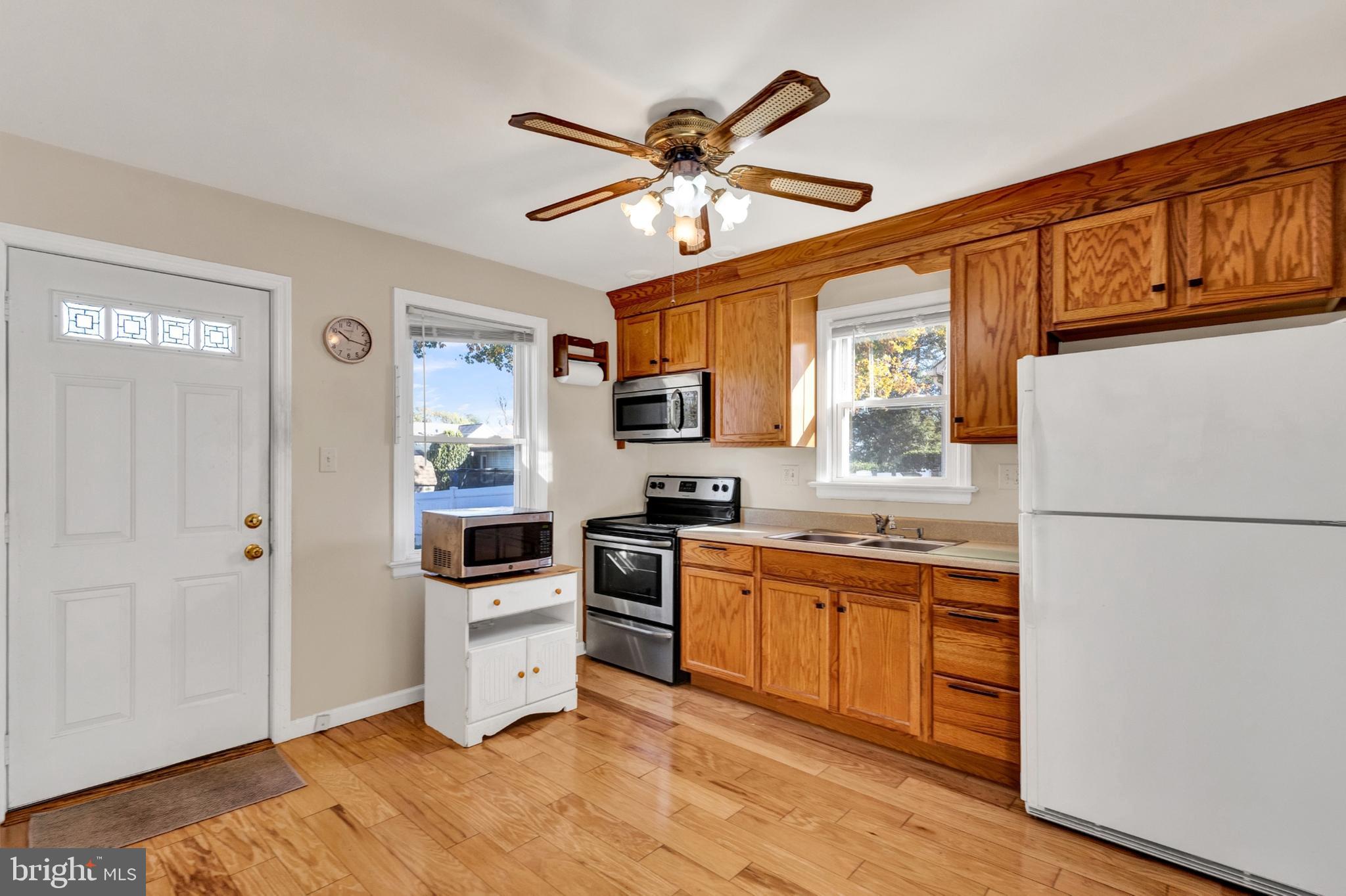 MAPLE SHADE - Residential