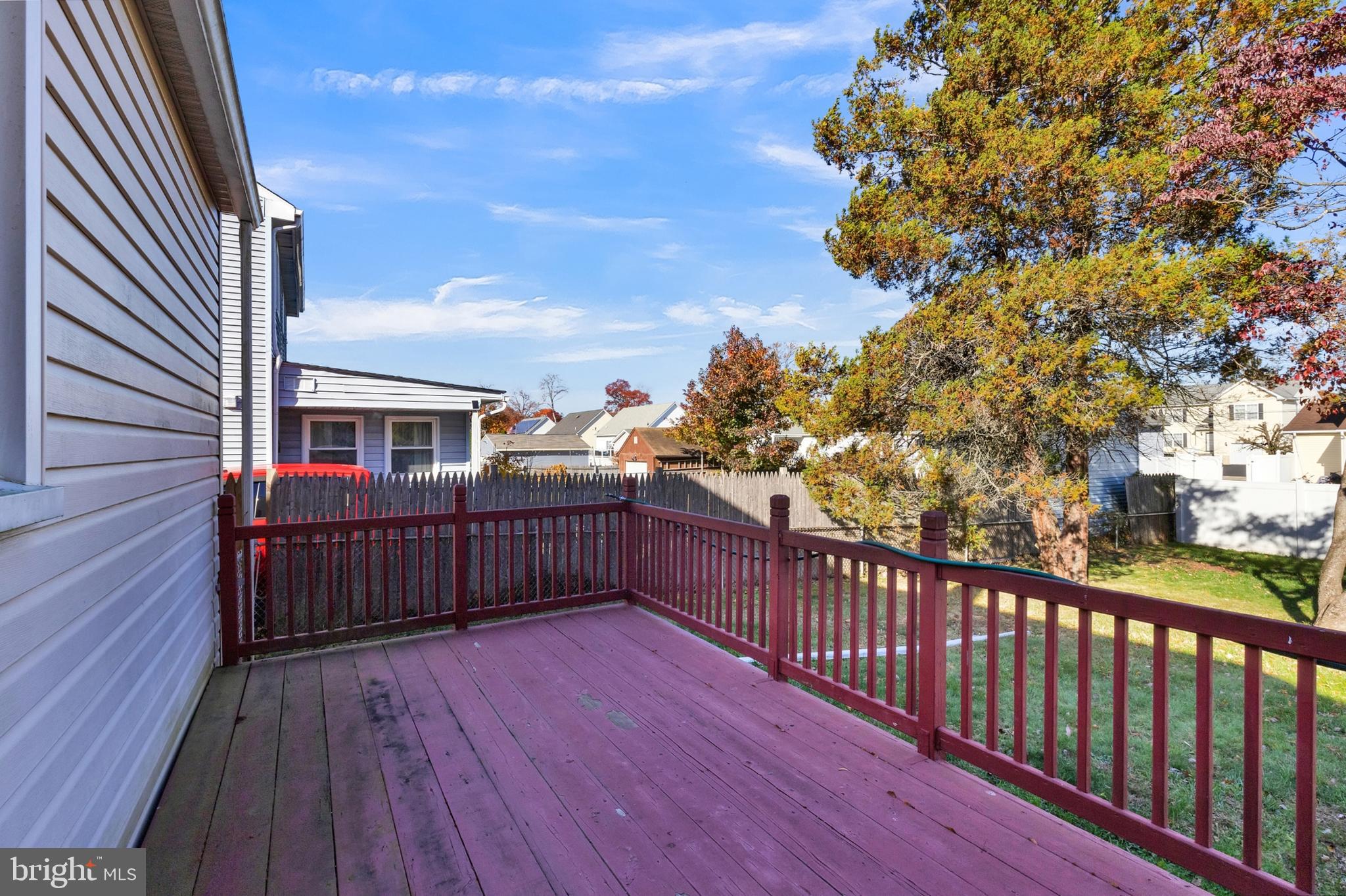 MAPLE SHADE - Residential