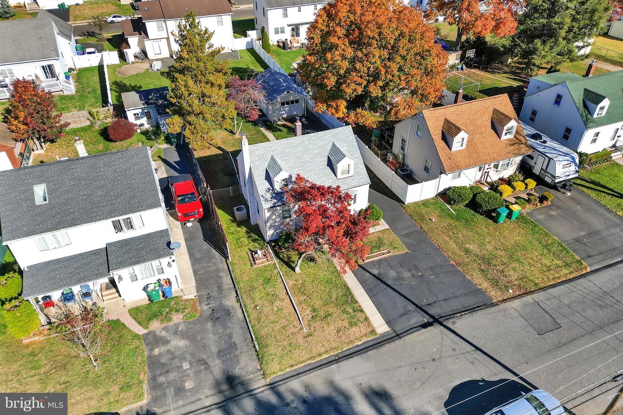 MAPLE SHADE - Residential