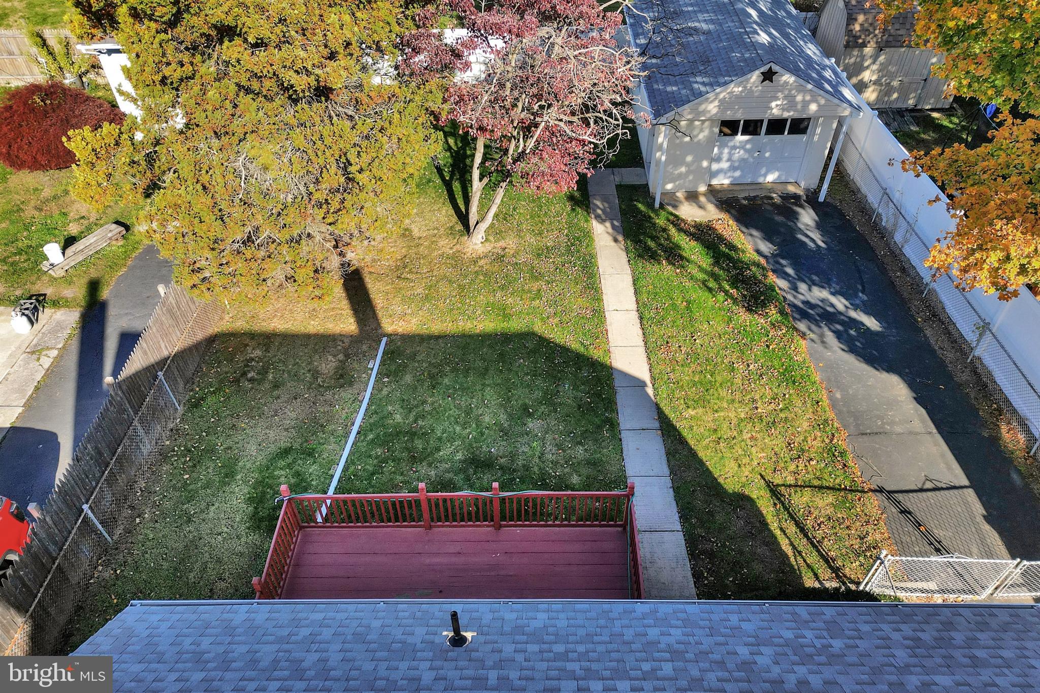 MAPLE SHADE - Residential