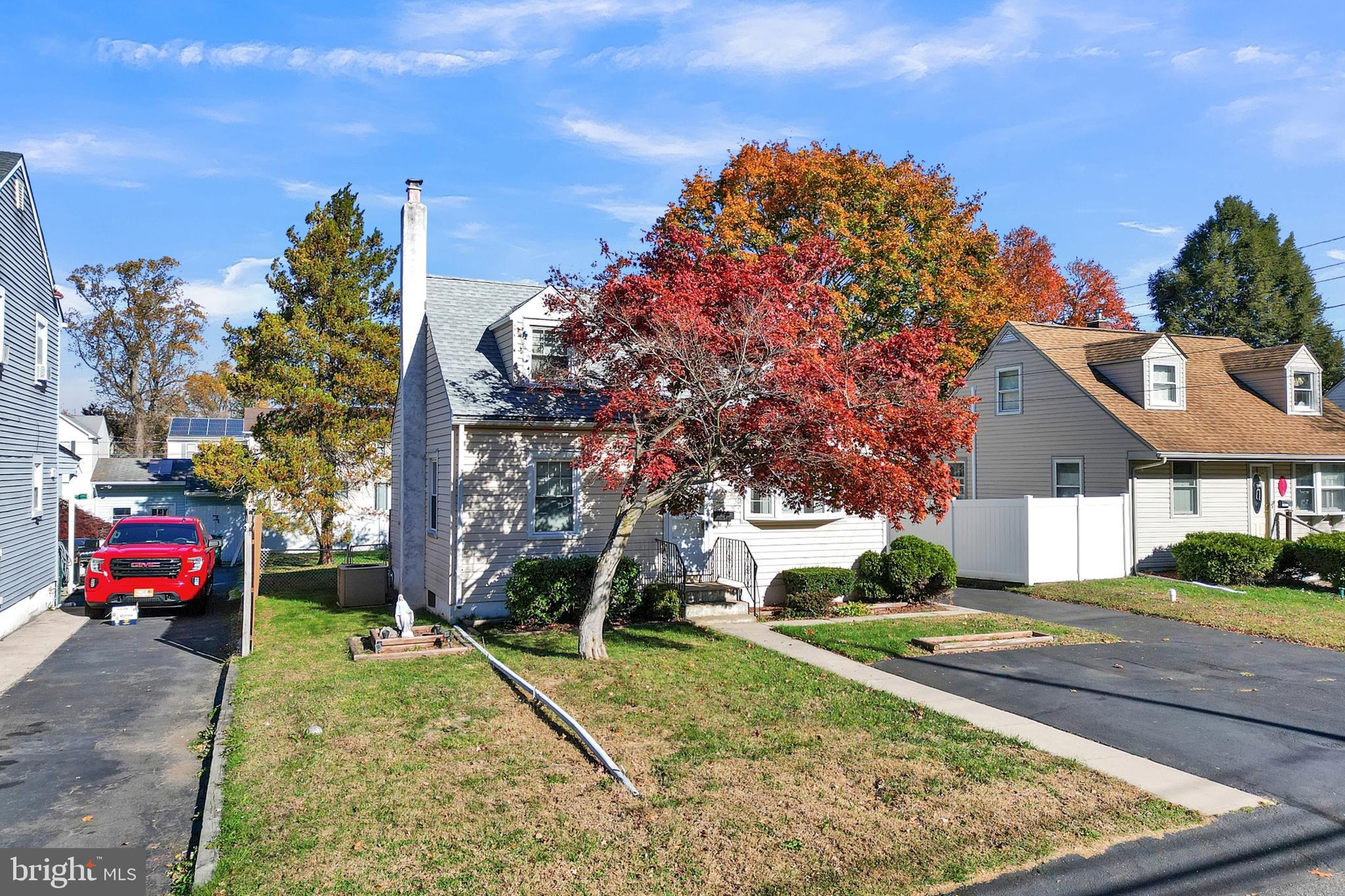 MAPLE SHADE - Residential
