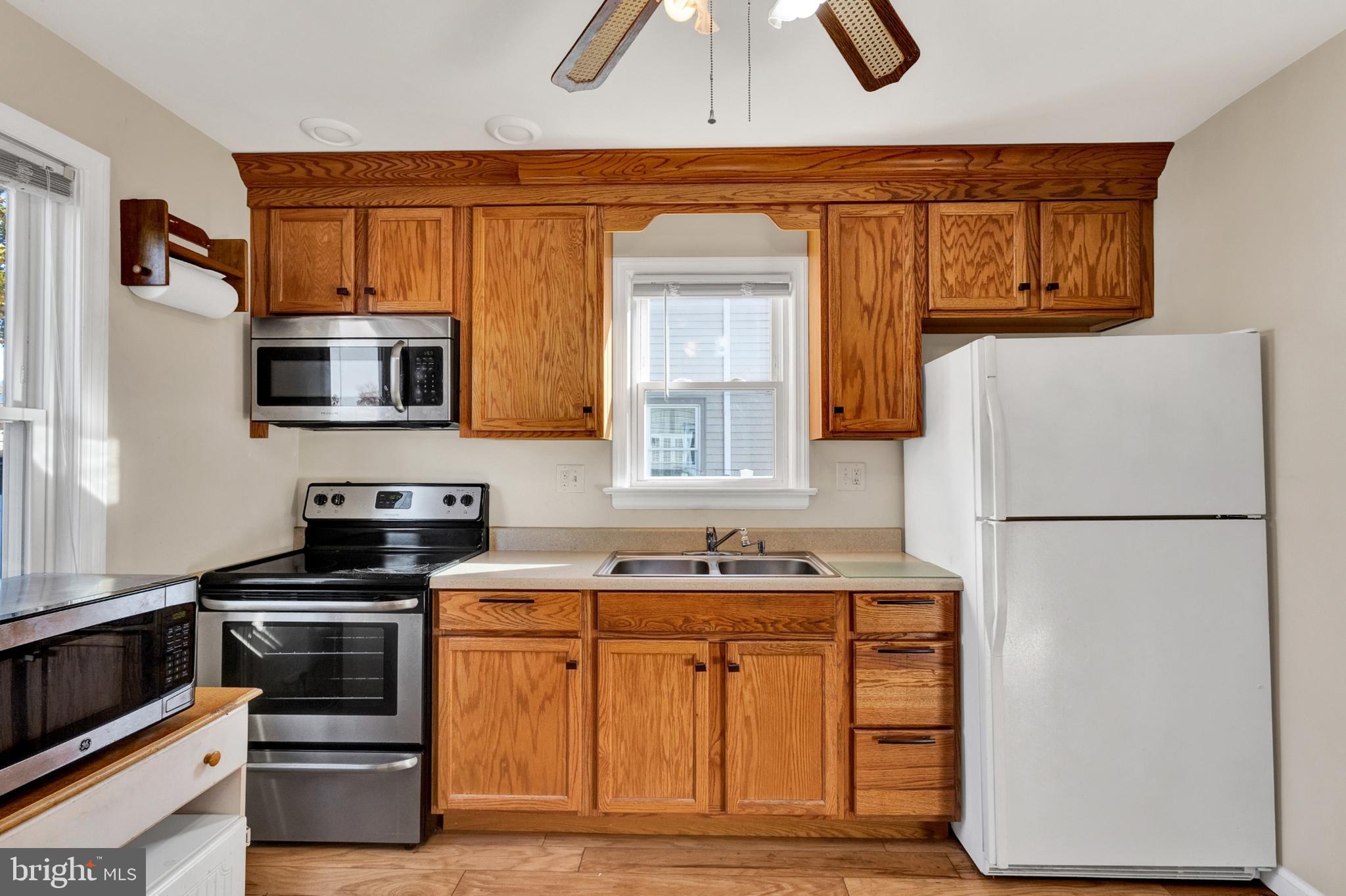 MAPLE SHADE - Residential