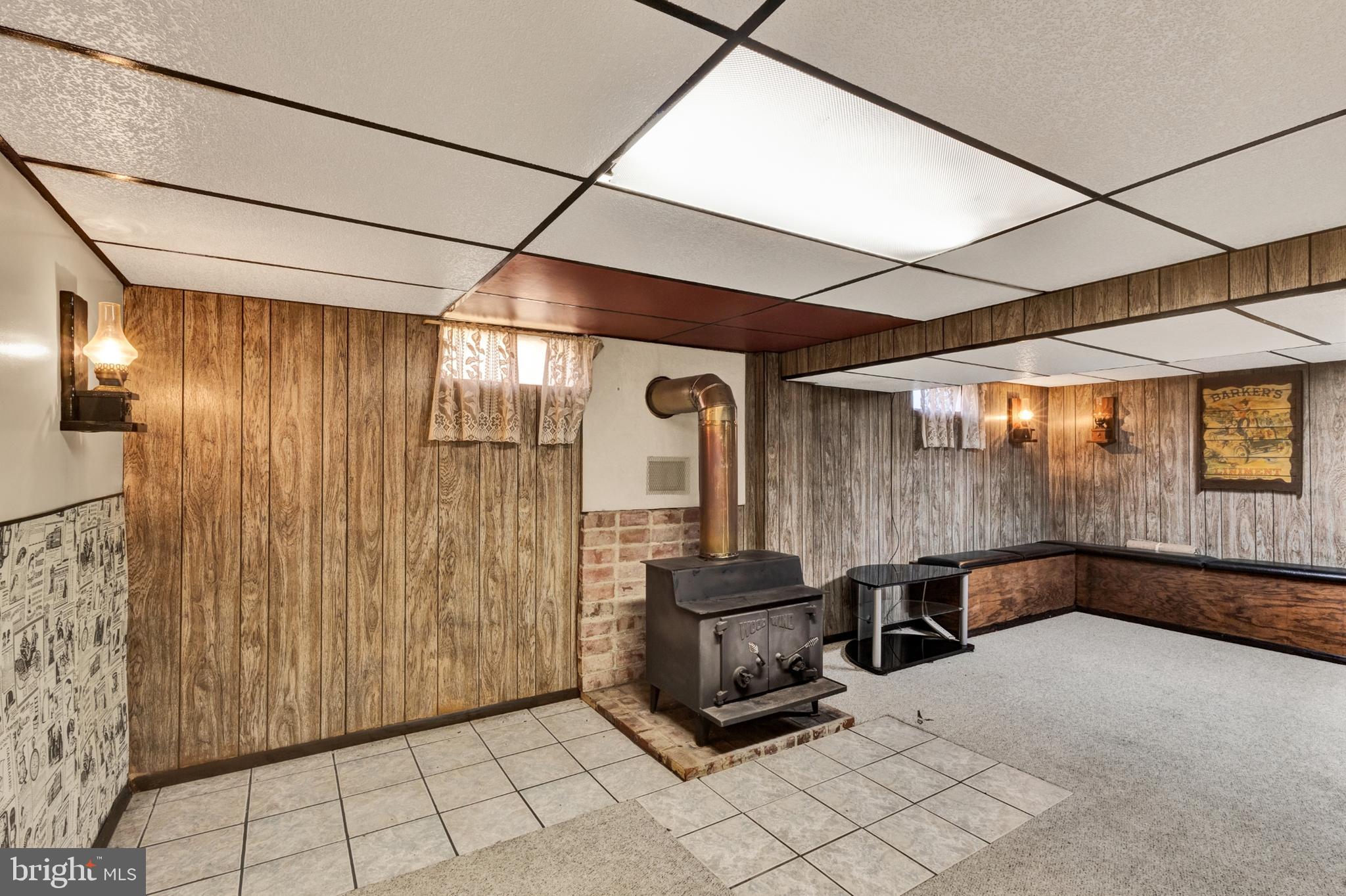 MAPLE SHADE - Residential