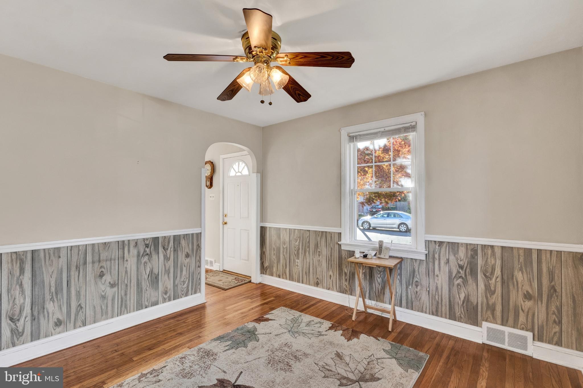 MAPLE SHADE - Residential