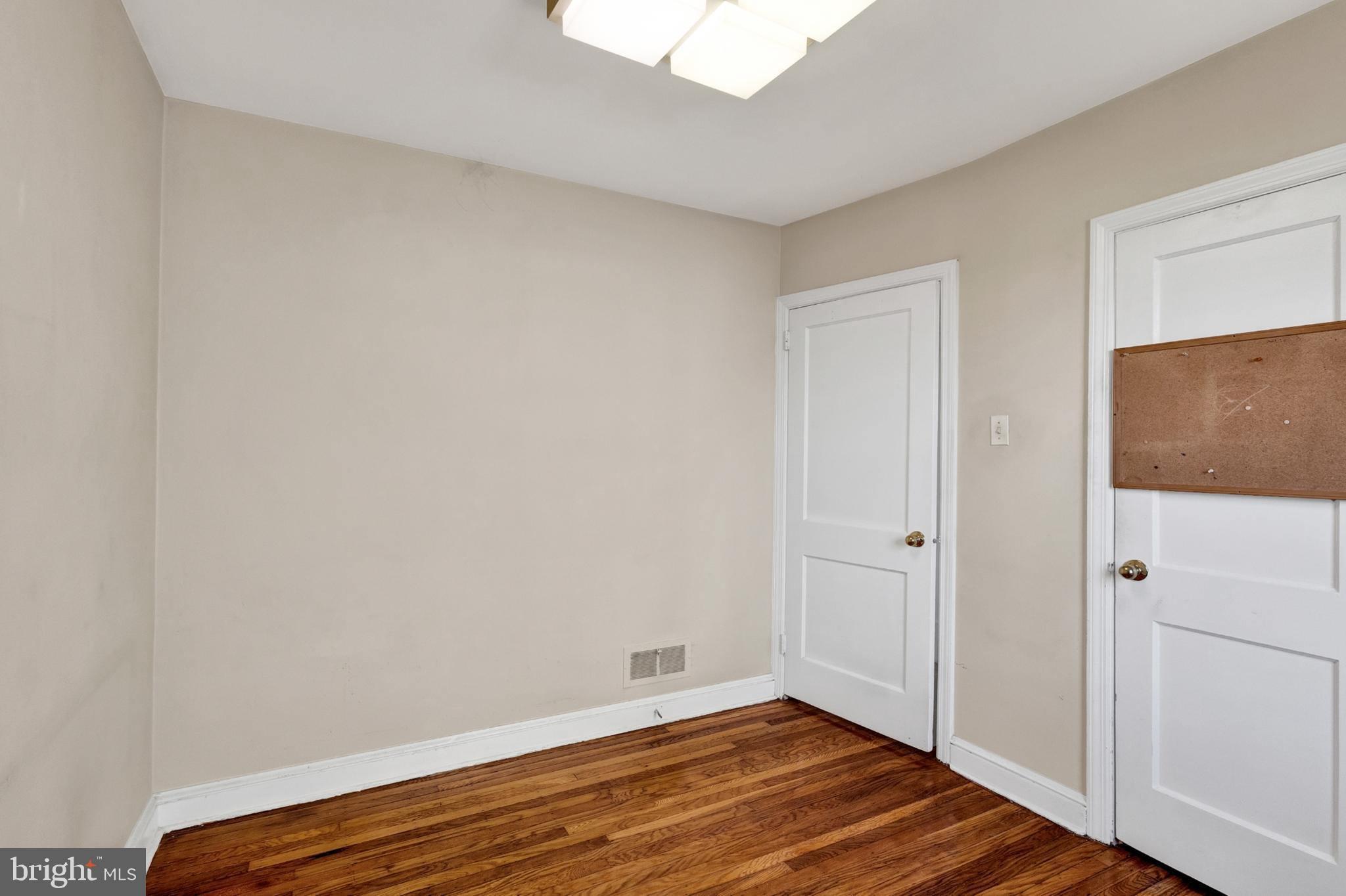 MAPLE SHADE - Residential