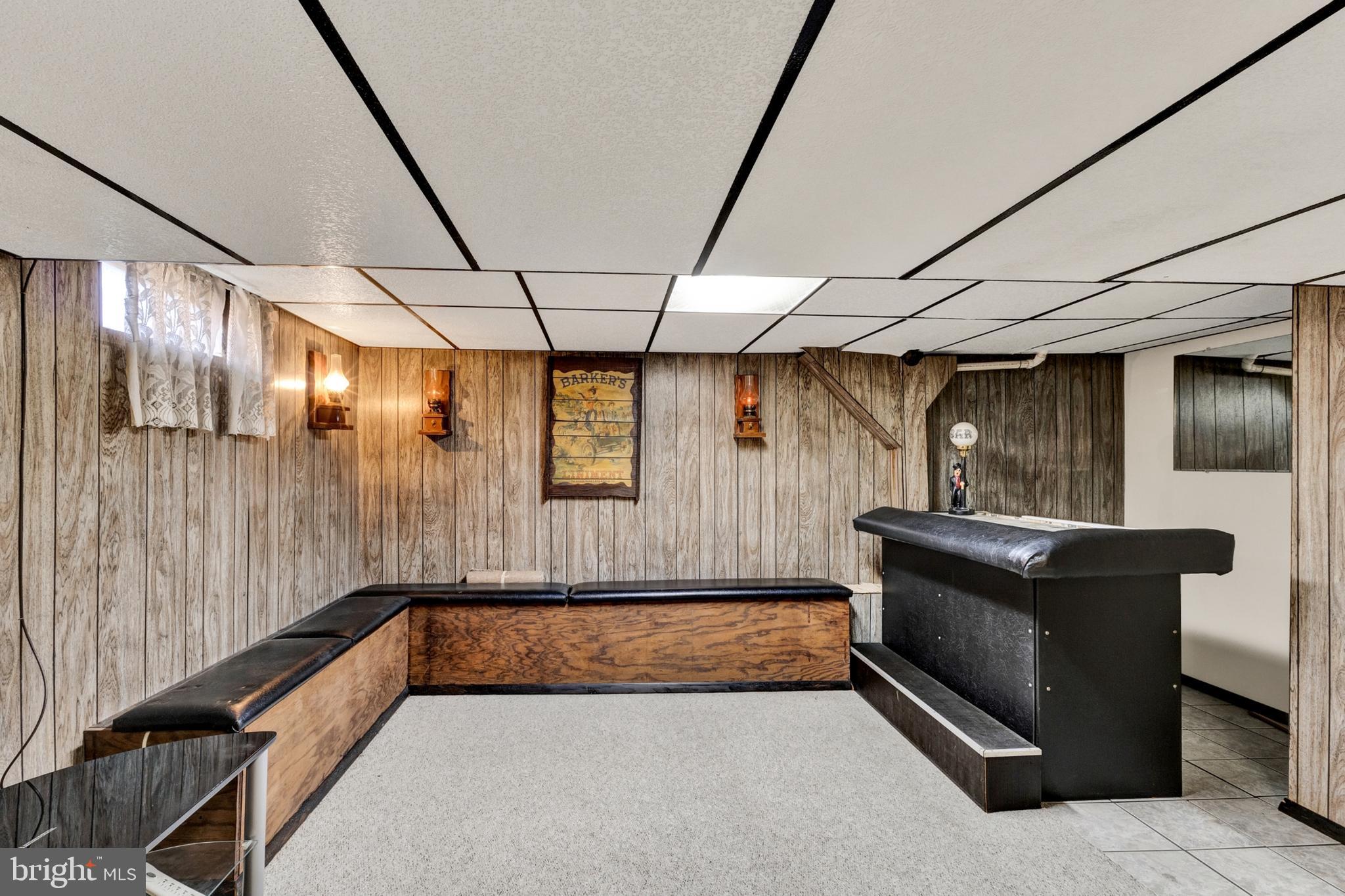 MAPLE SHADE - Residential