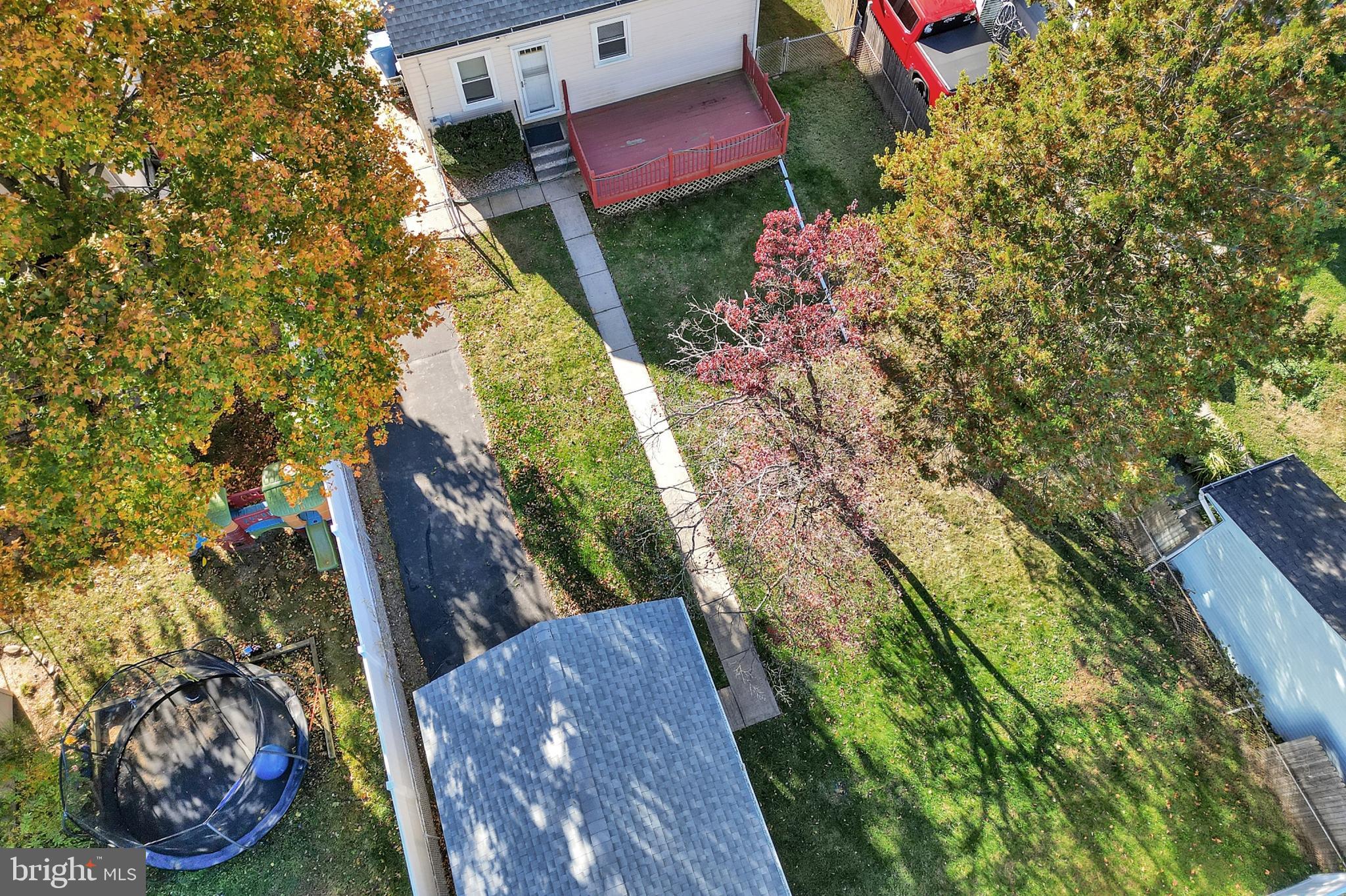 MAPLE SHADE - Residential