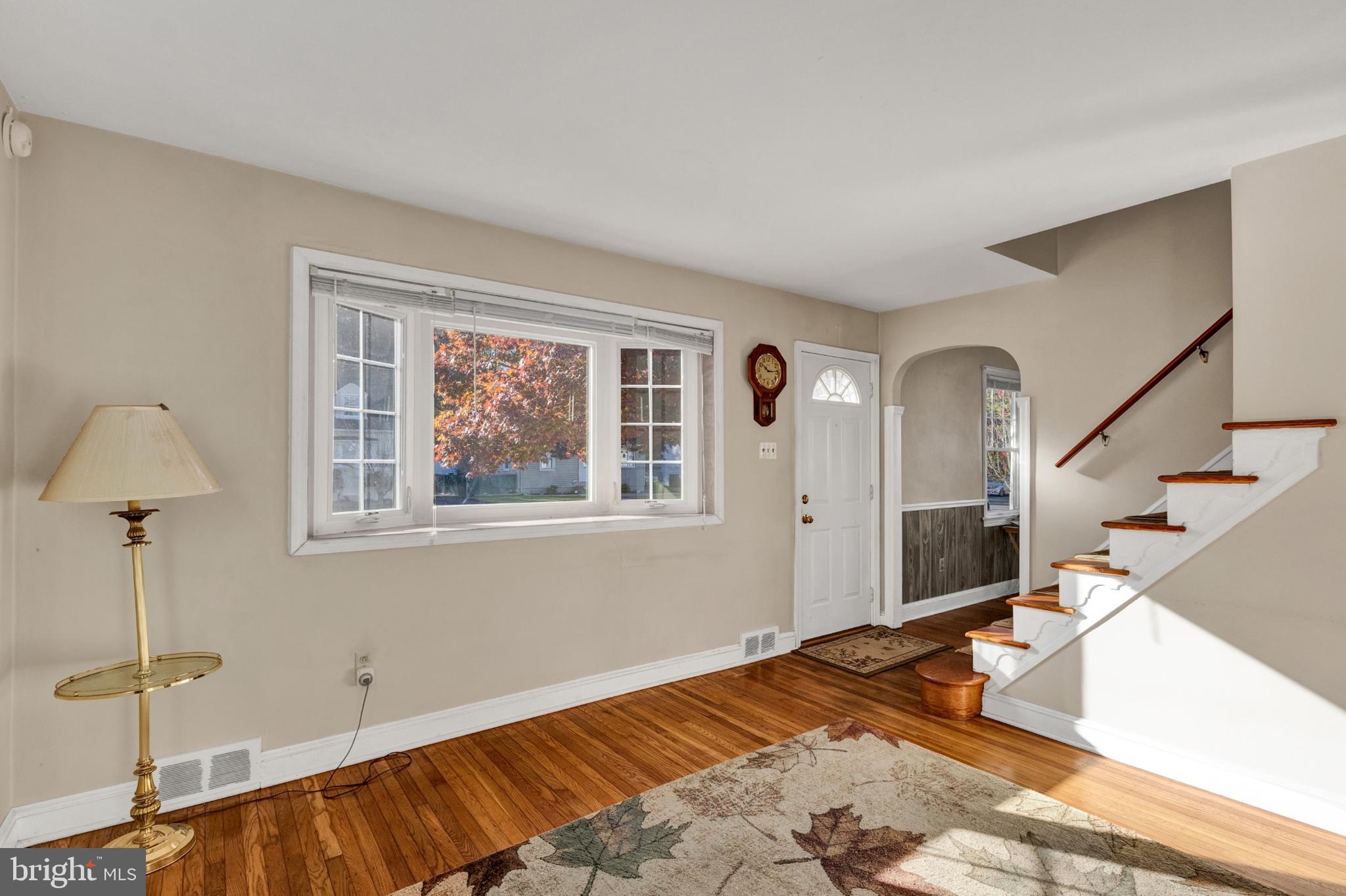 MAPLE SHADE - Residential