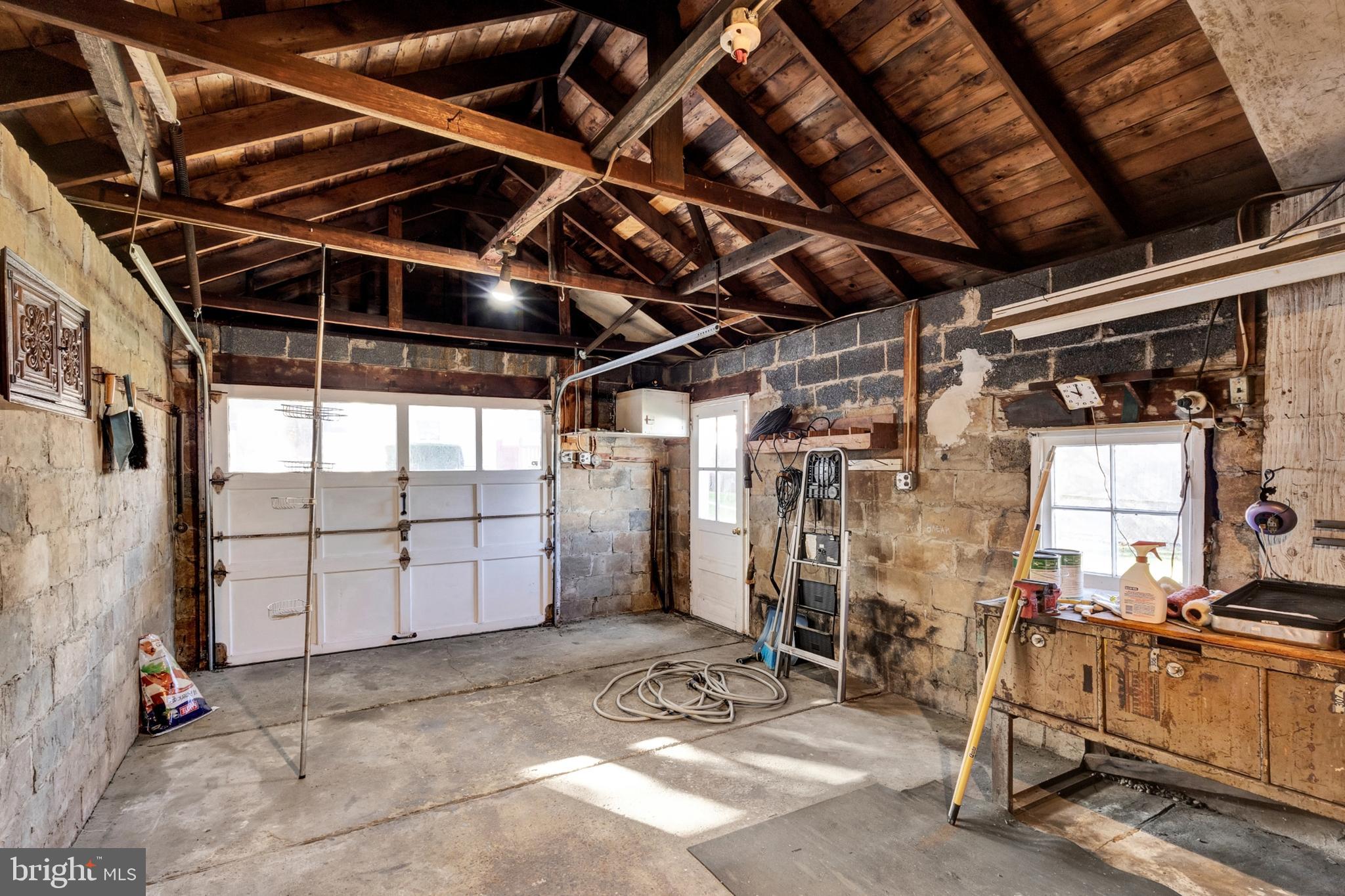 MAPLE SHADE - Residential