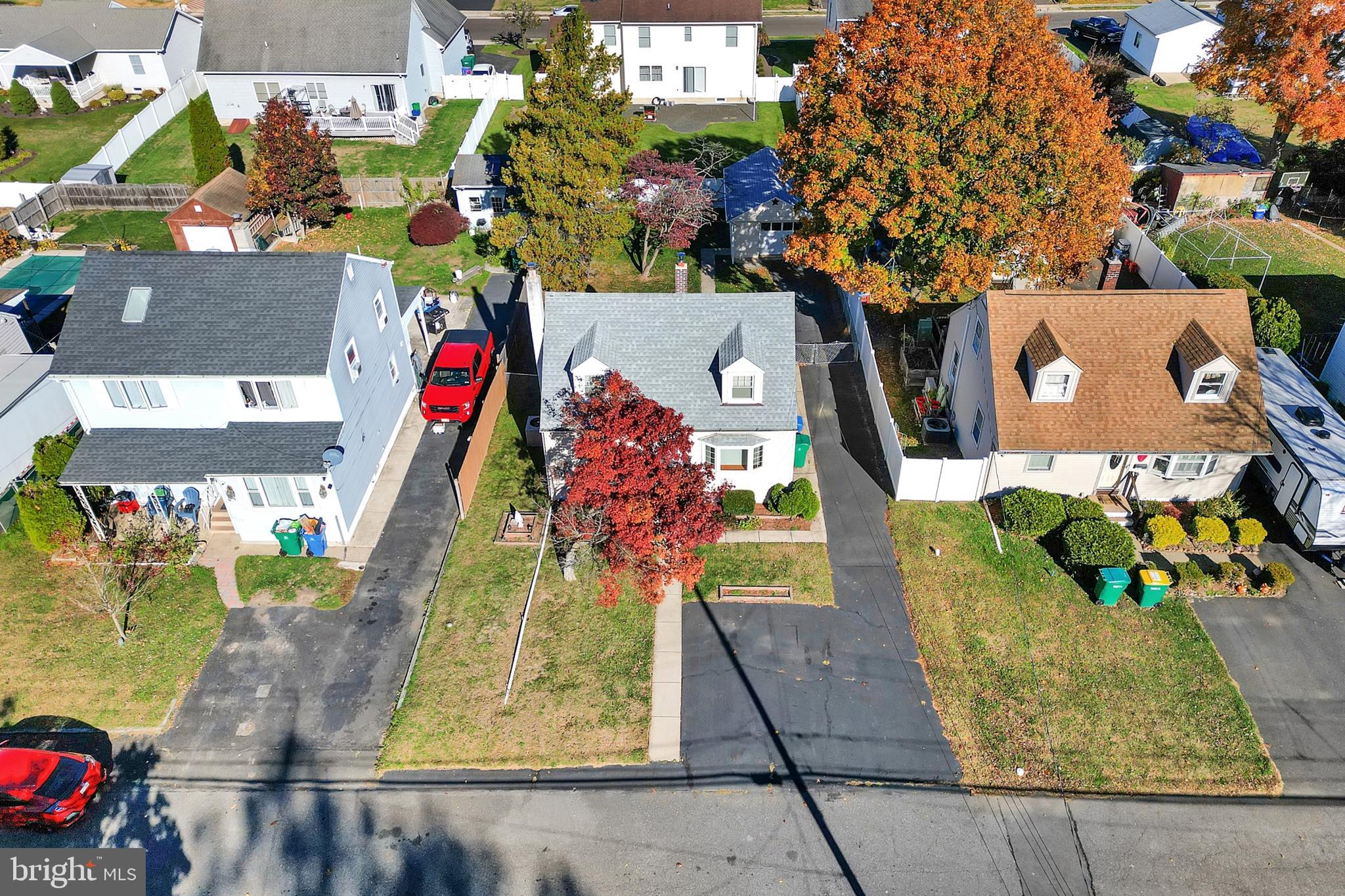 MAPLE SHADE - Residential