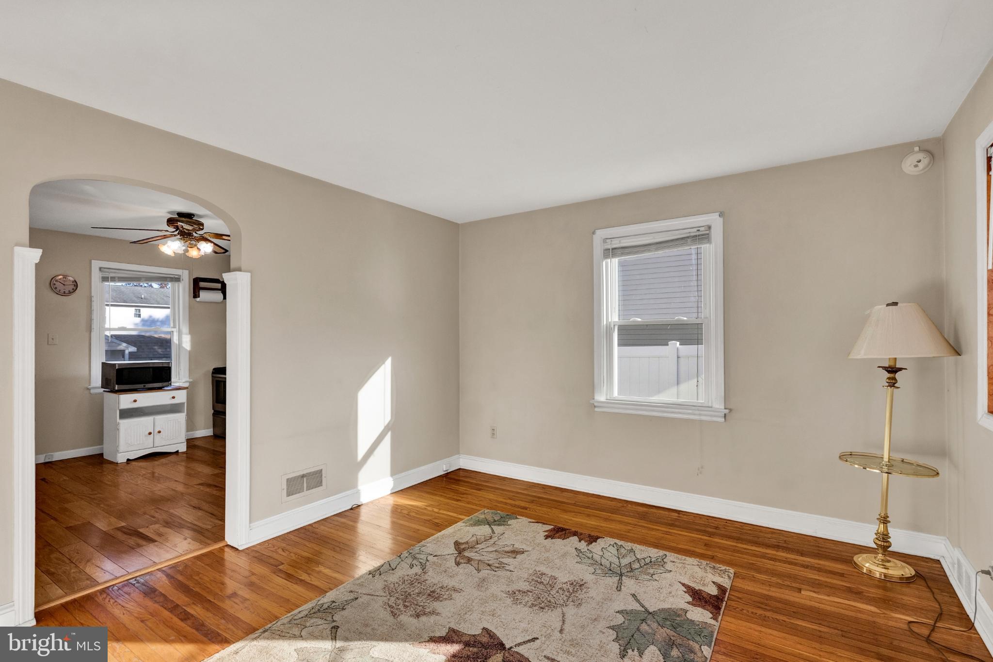 MAPLE SHADE - Residential