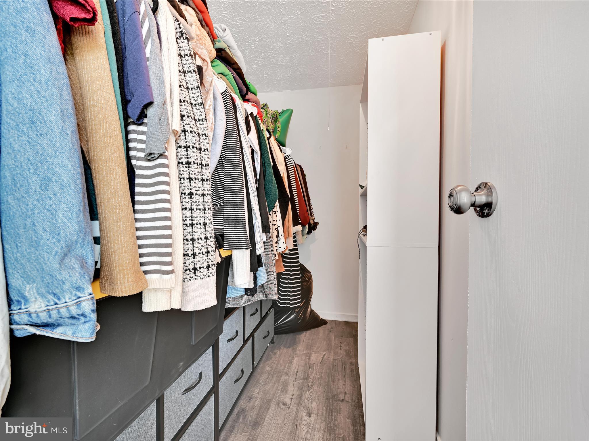 BARLEY SHEAF - Residential