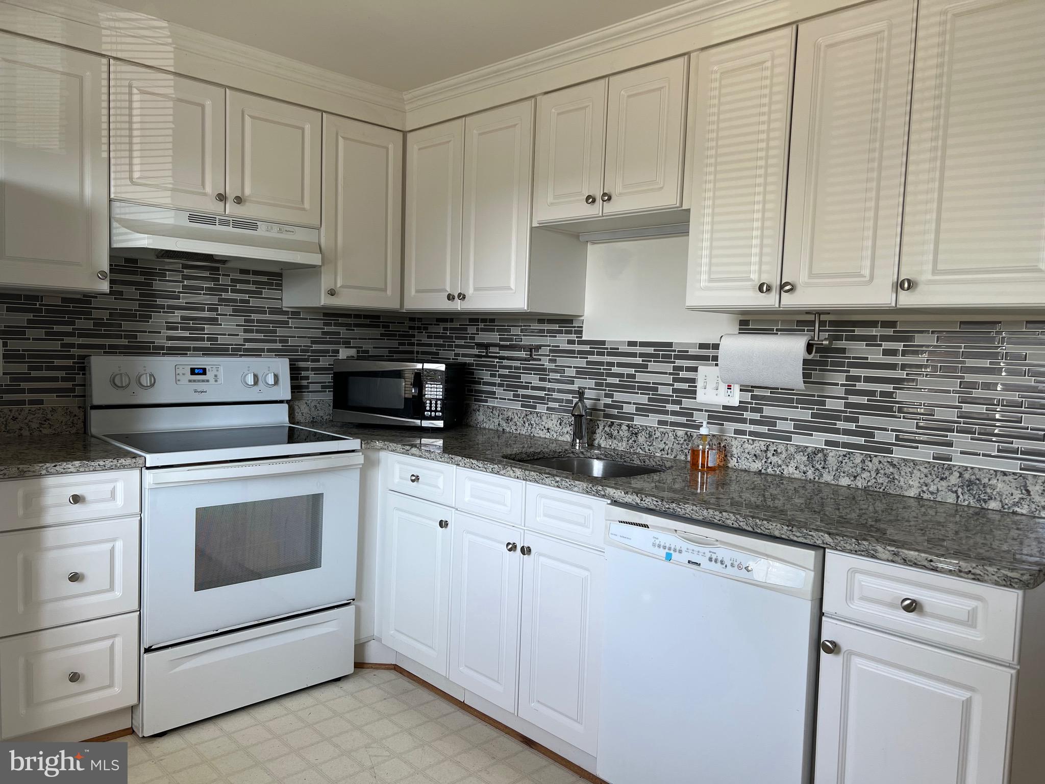 STEDWICK TOWNHOUSES - Residential