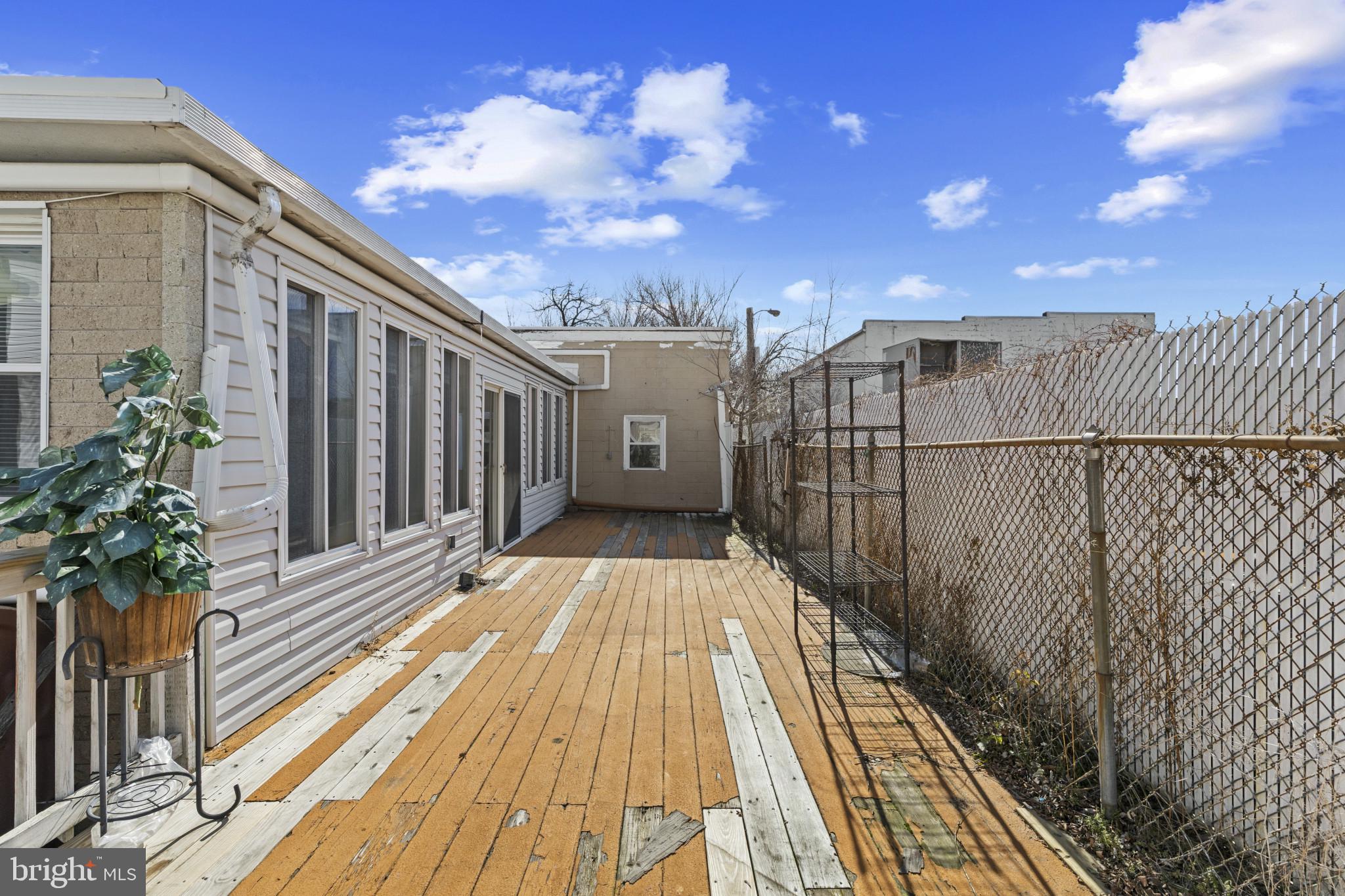 DELK MANOR - Residential