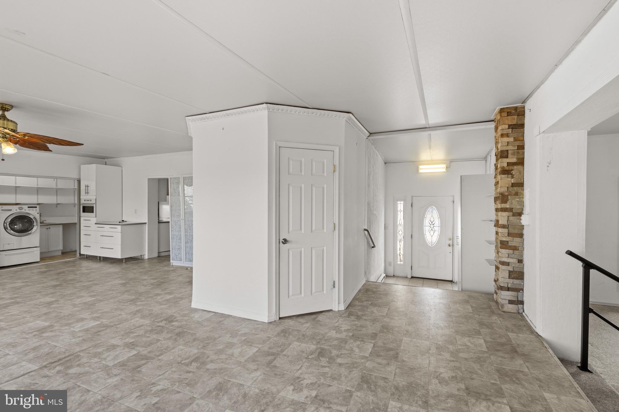 DELK MANOR - Residential