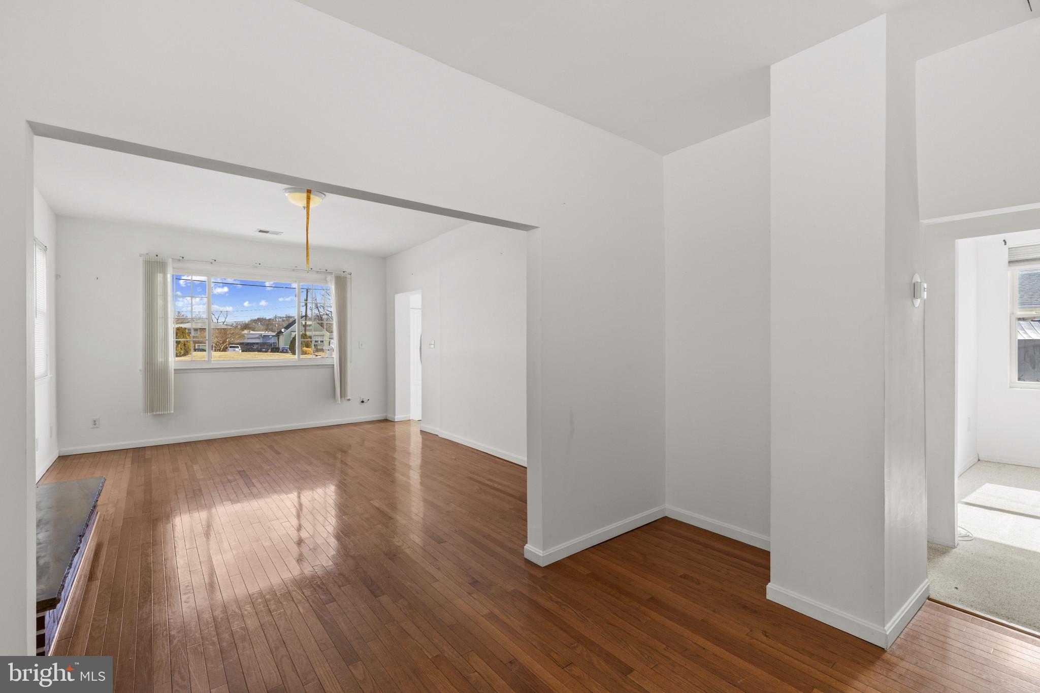 DELK MANOR - Residential