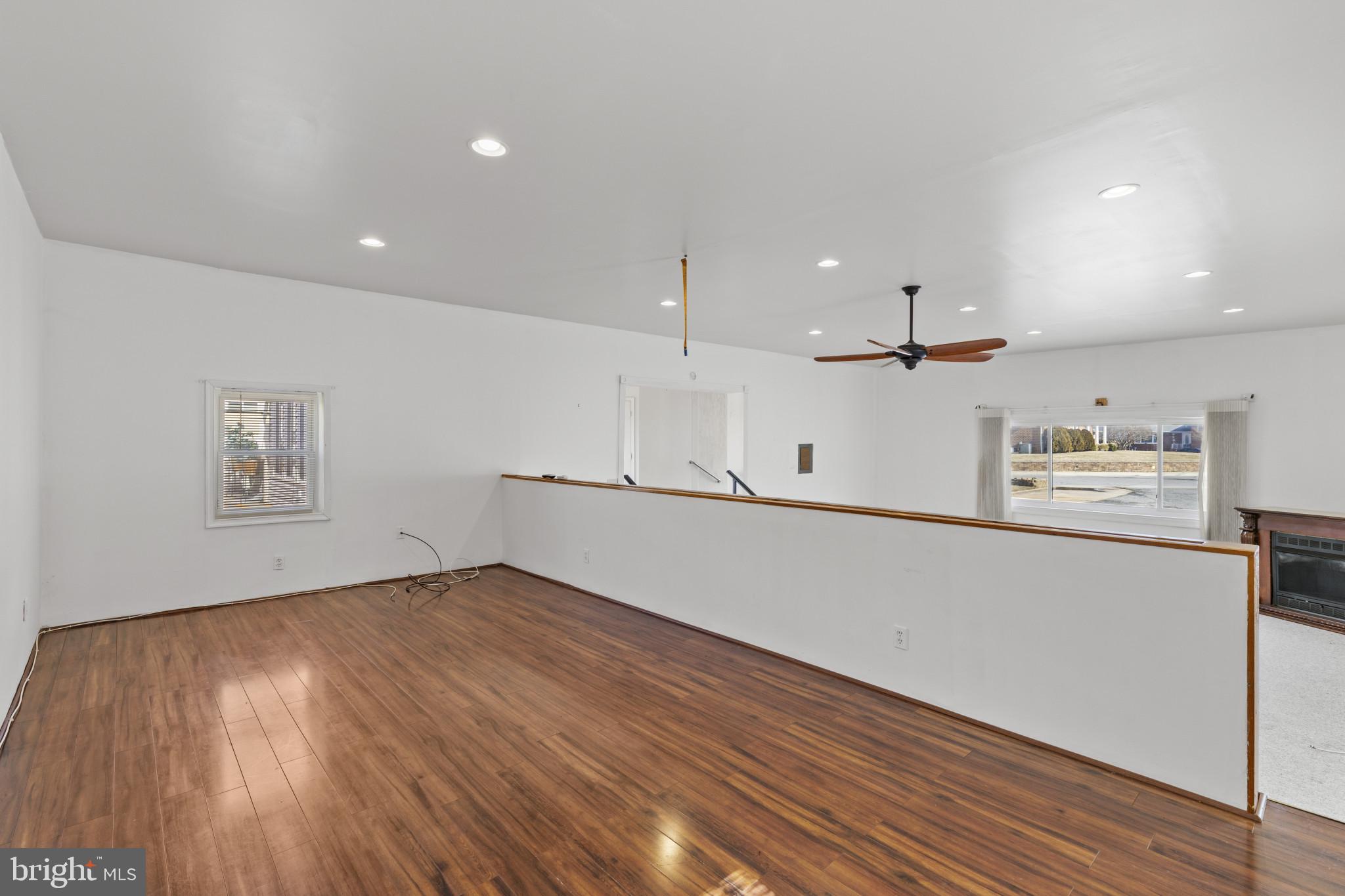 DELK MANOR - Residential