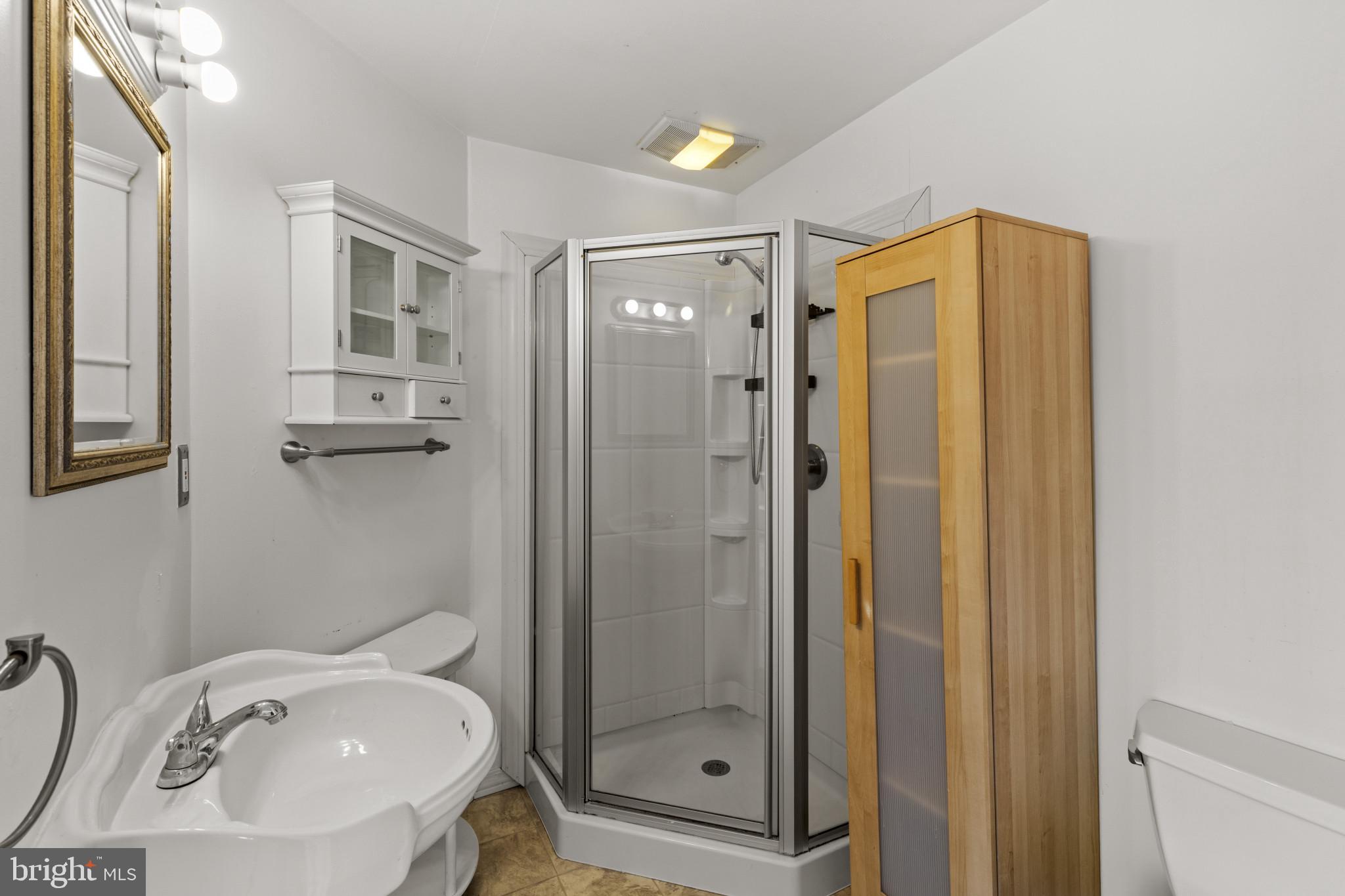 DELK MANOR - Residential