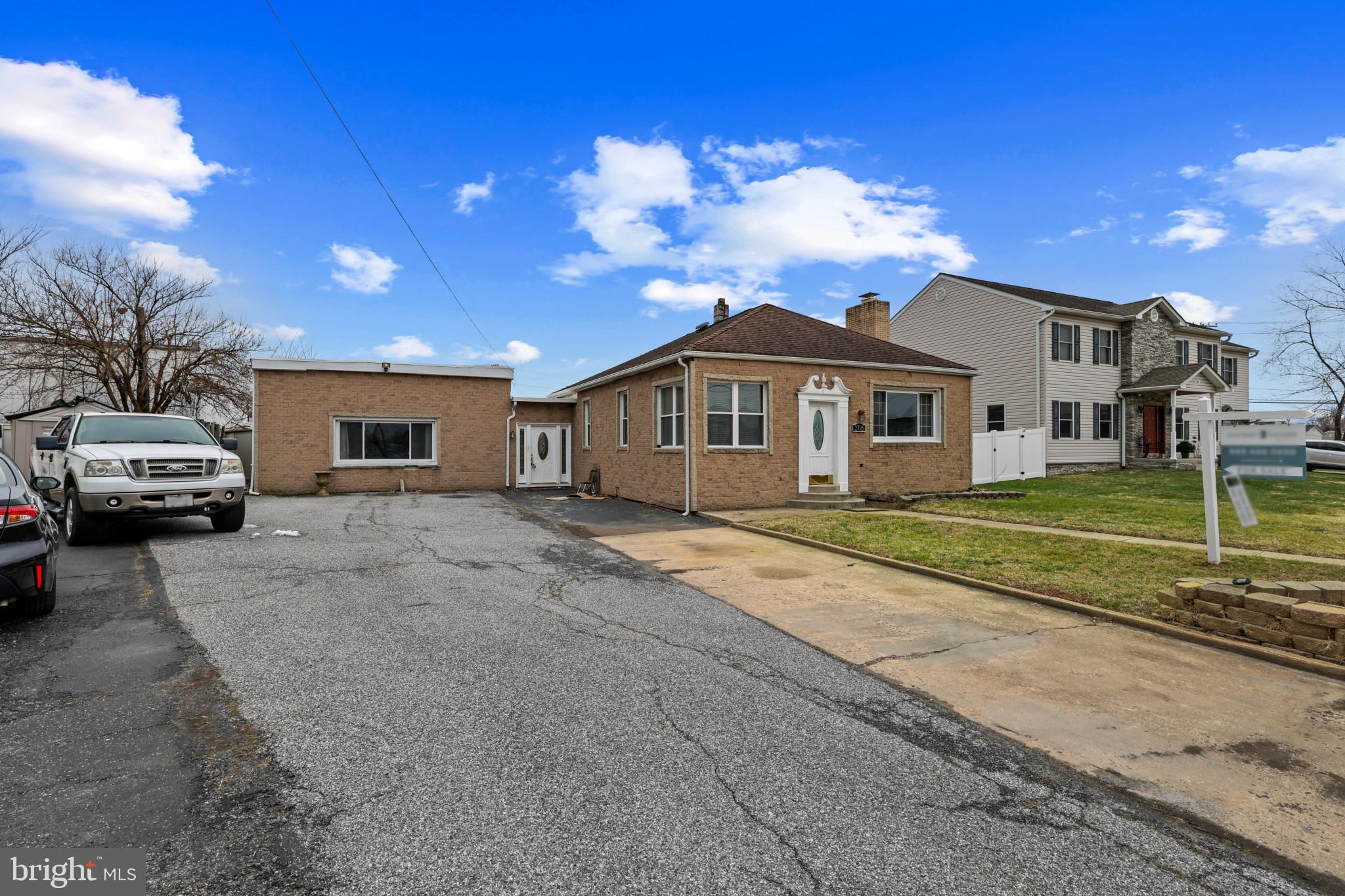 DELK MANOR - Residential