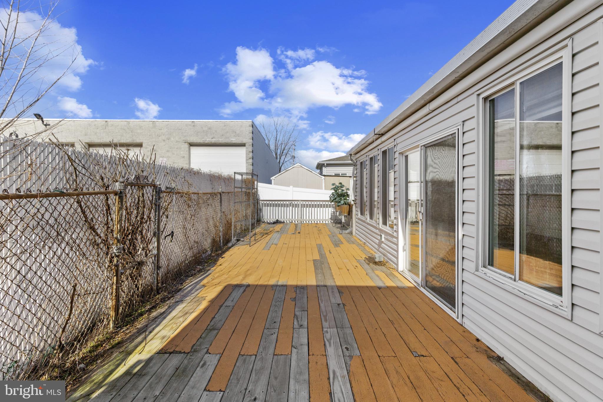 DELK MANOR - Residential