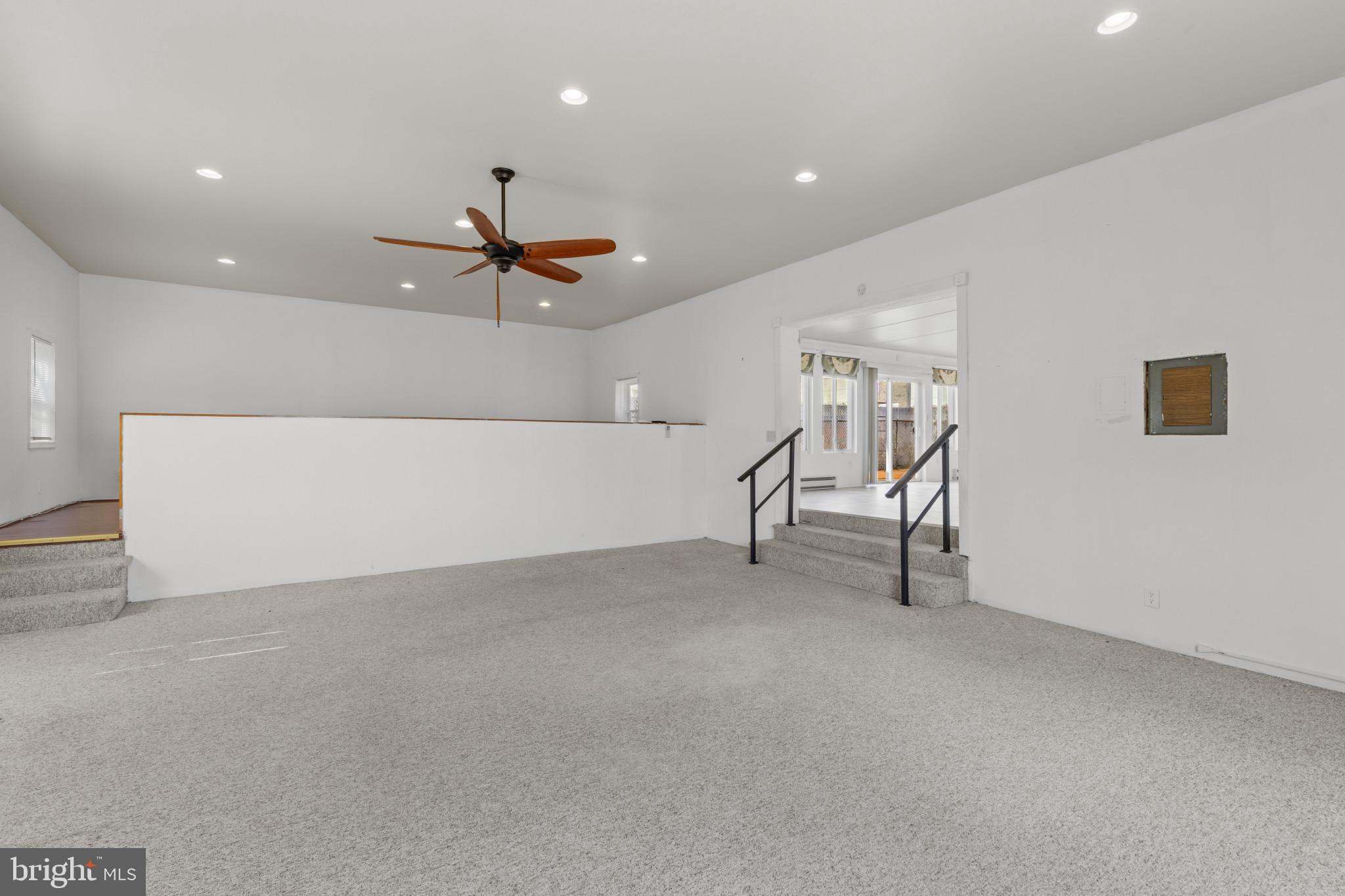 DELK MANOR - Residential