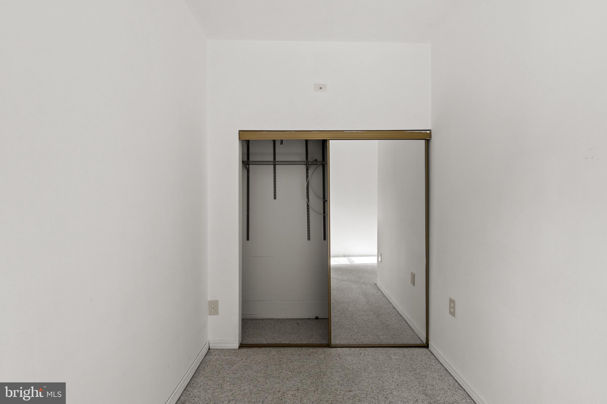 DELK MANOR - Residential